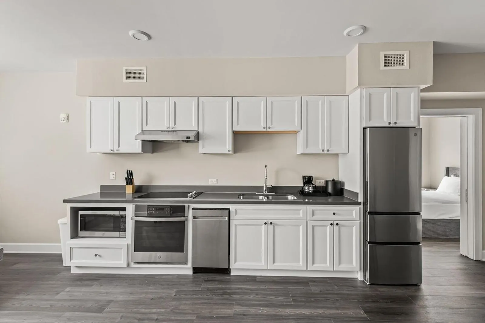 Kitchen or kitchenette in Bywater Suite Hotel