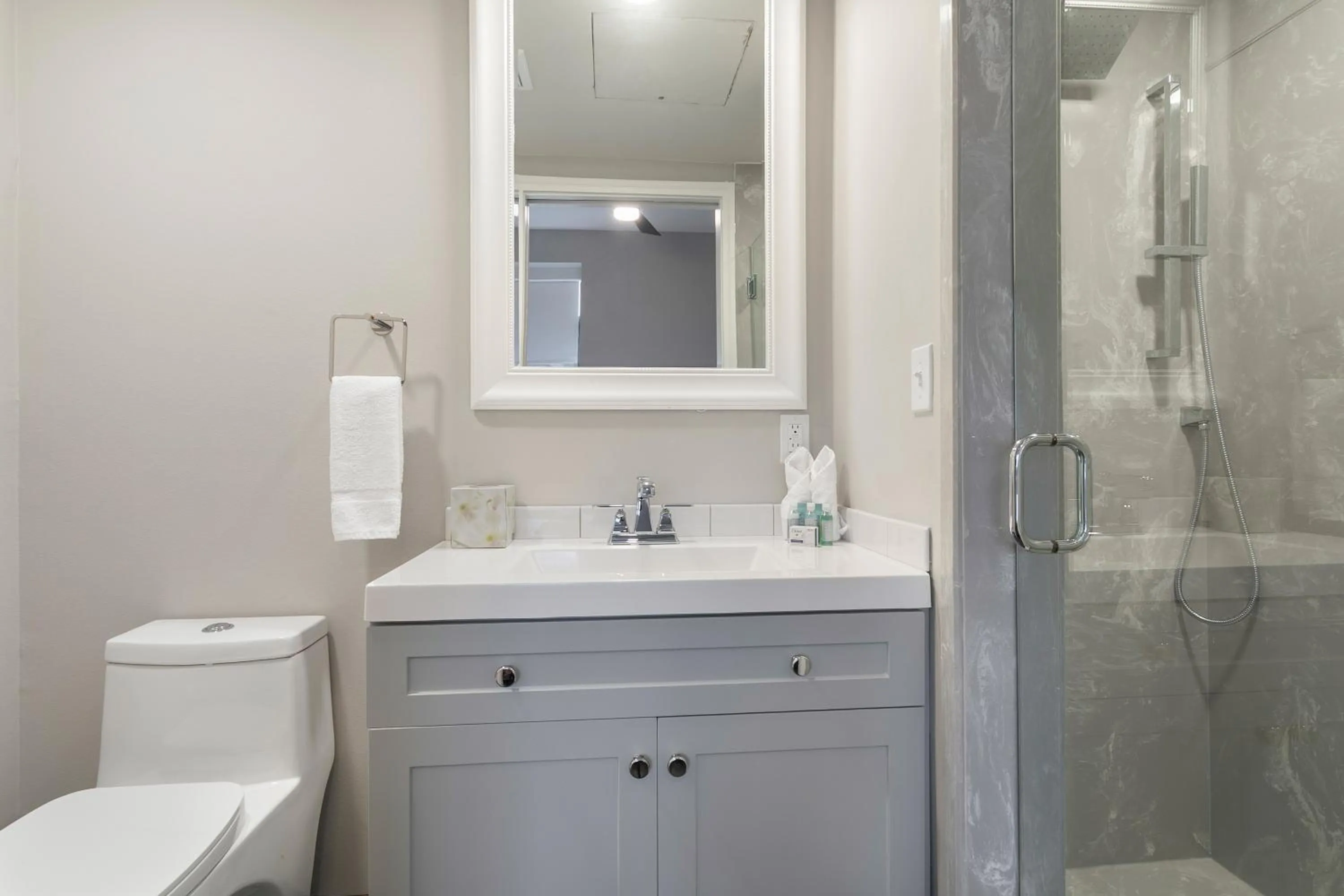 Bathroom in Bywater Suite Hotel