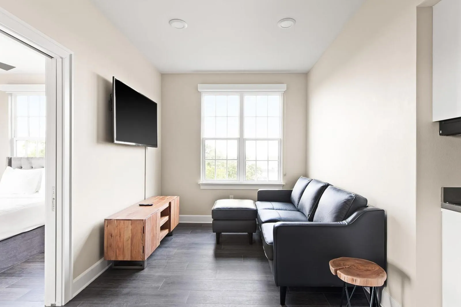 Living room in Bywater Suite Hotel