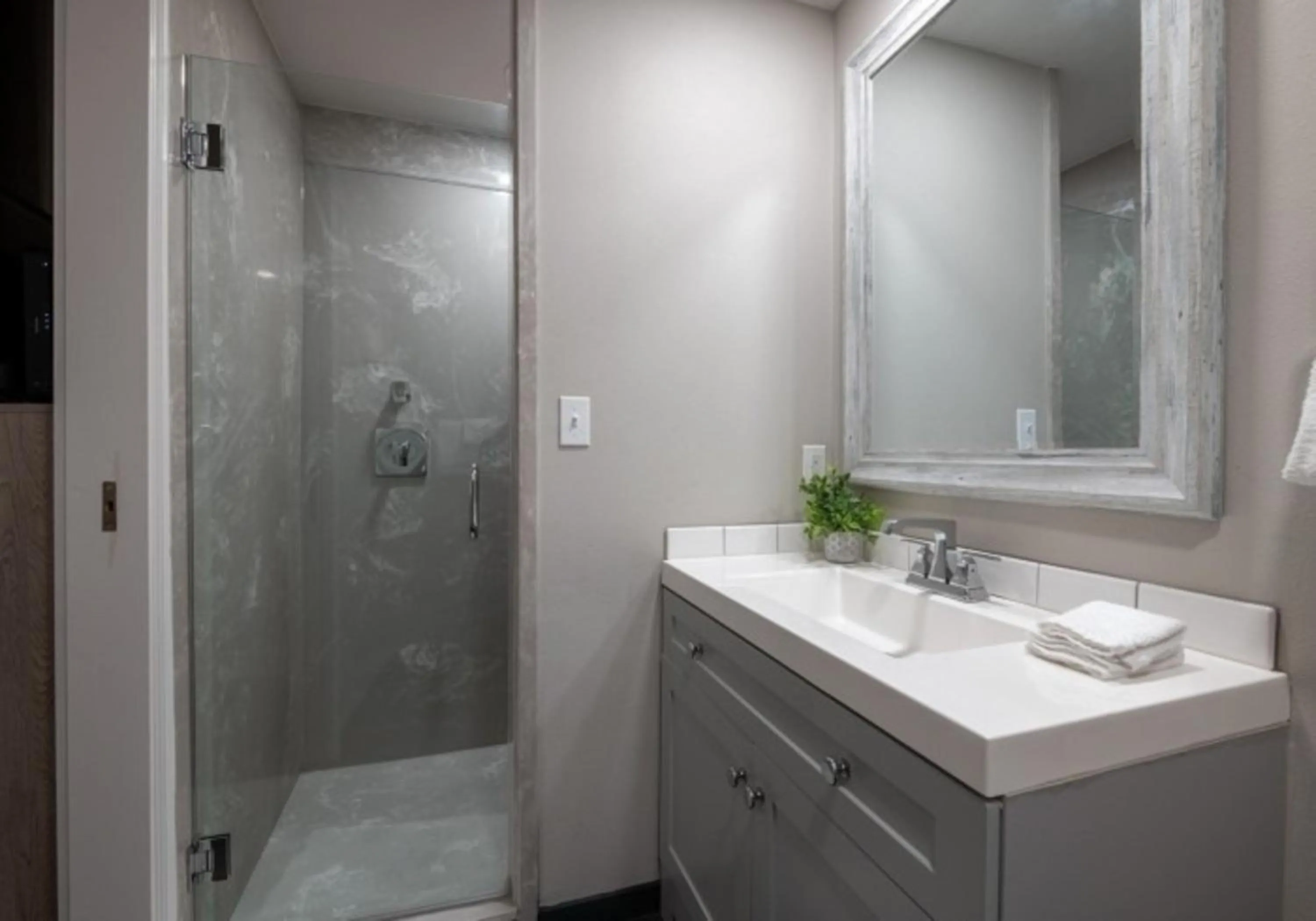 Bathroom in Bywater Suite Hotel