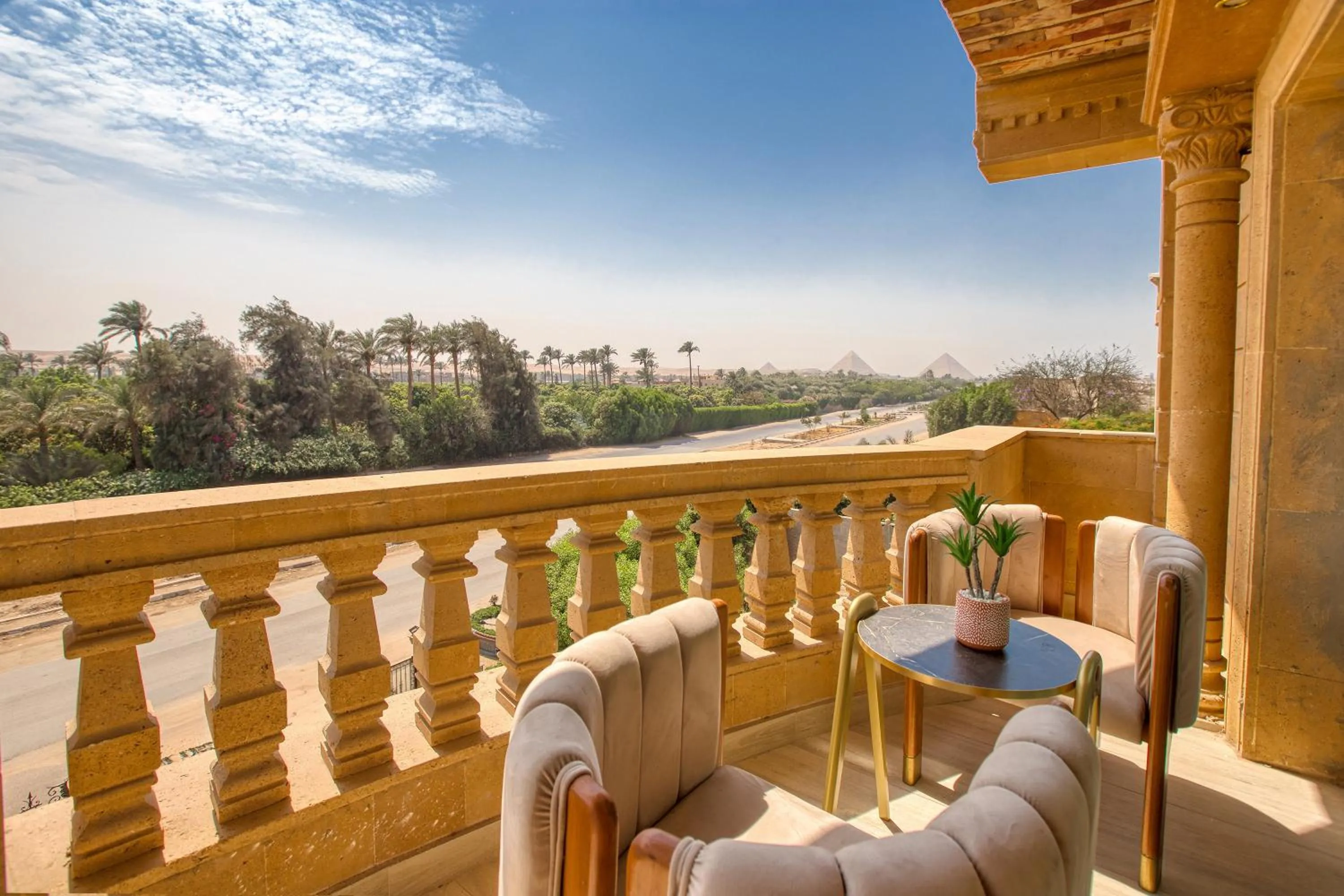 Balcony/Terrace in Pyramids sunrise inn