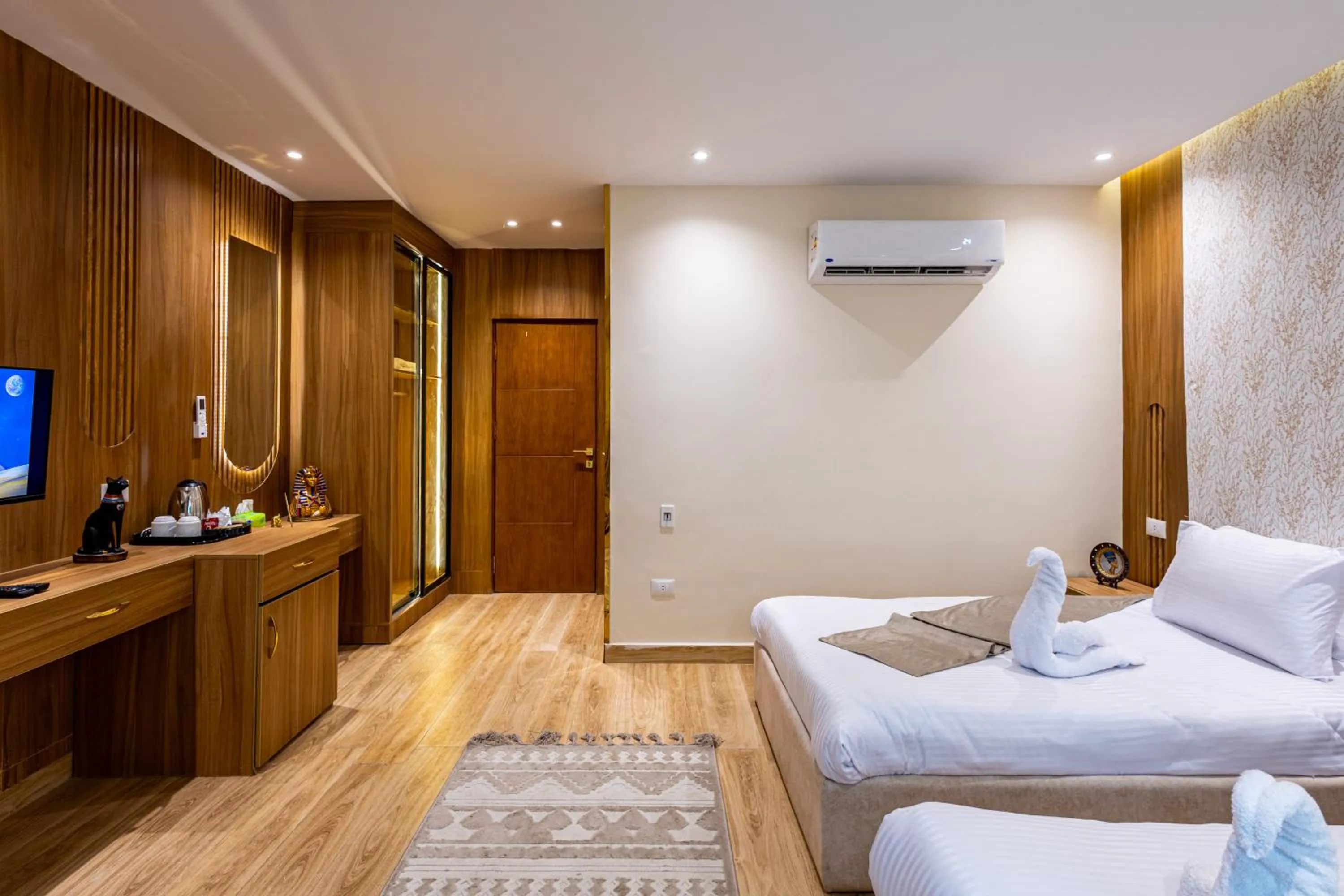 Bedroom, Bed in Pyramids sunrise inn