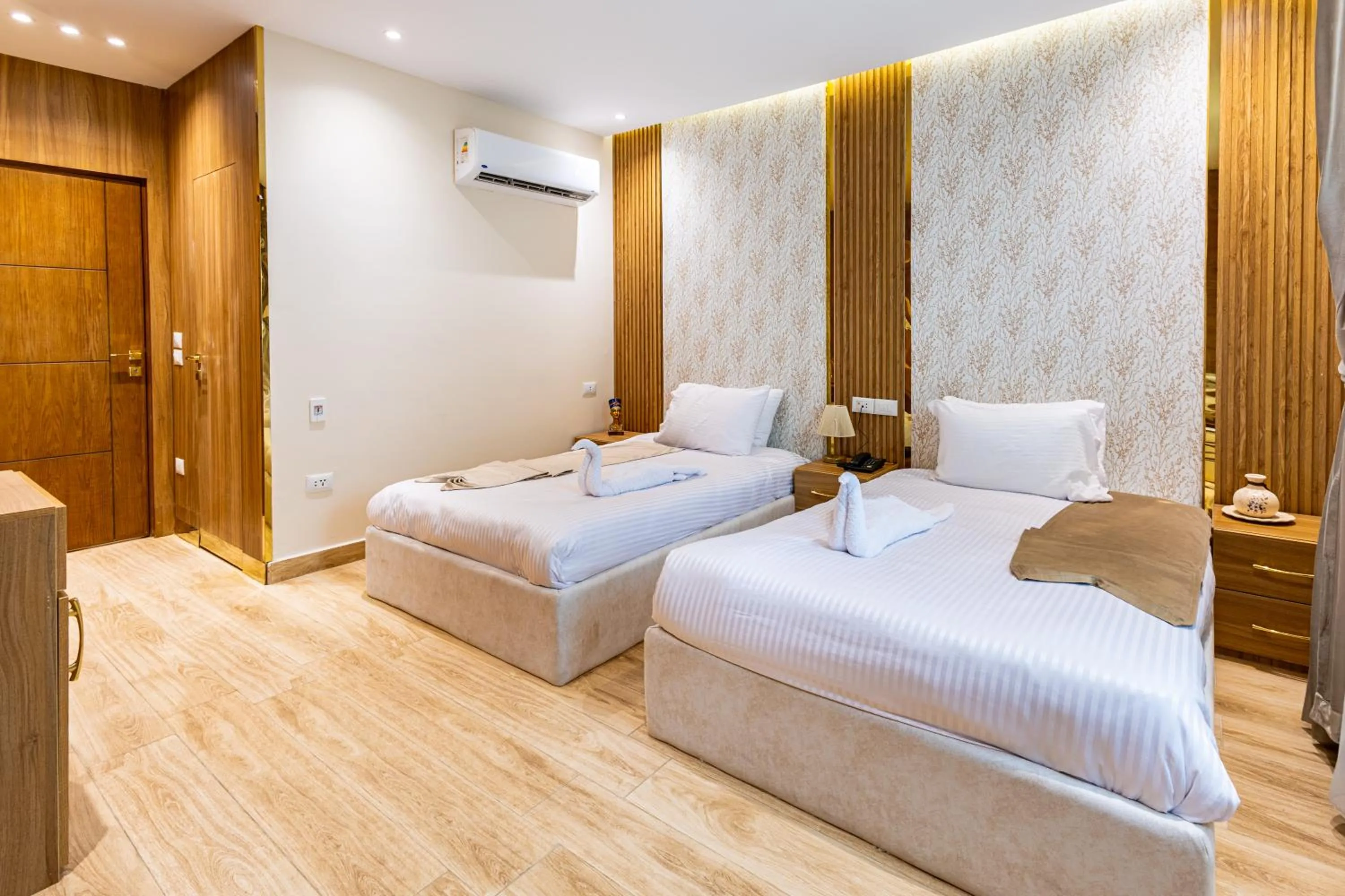 Bed in Pyramids sunrise inn