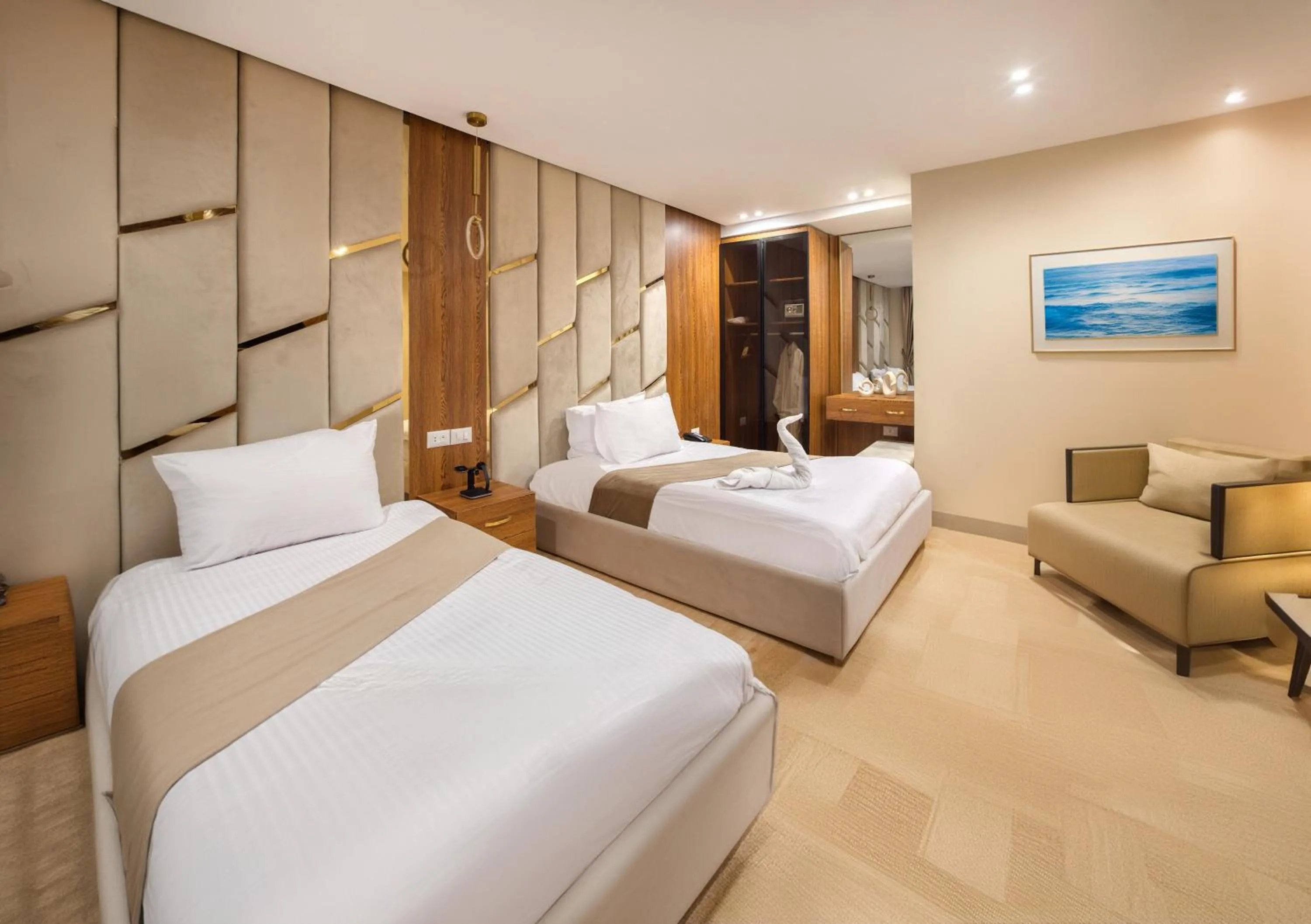 Living room, Bed in Pyramids sunrise inn