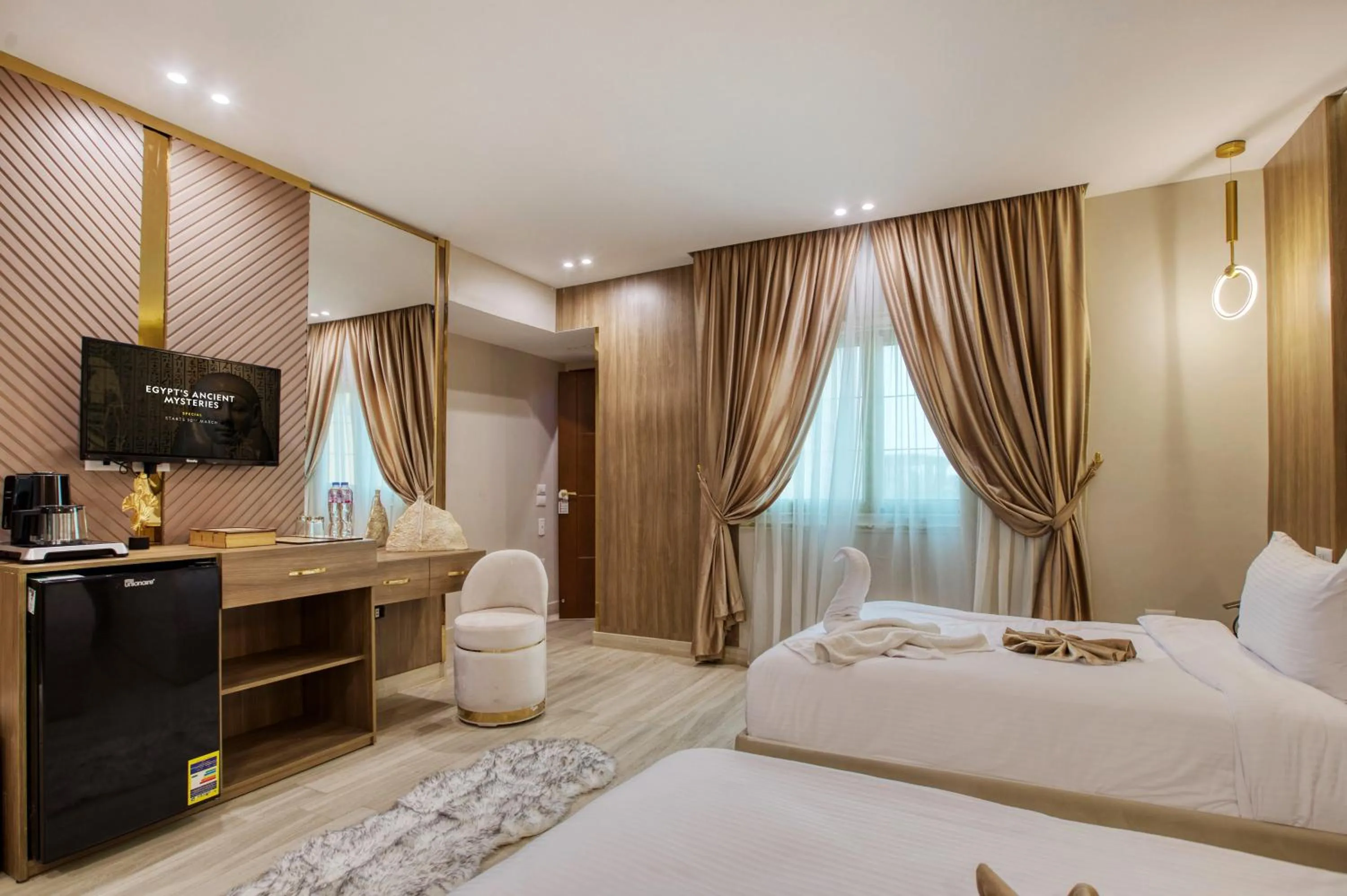 TV and multimedia, Bed in Pyramids sunrise inn