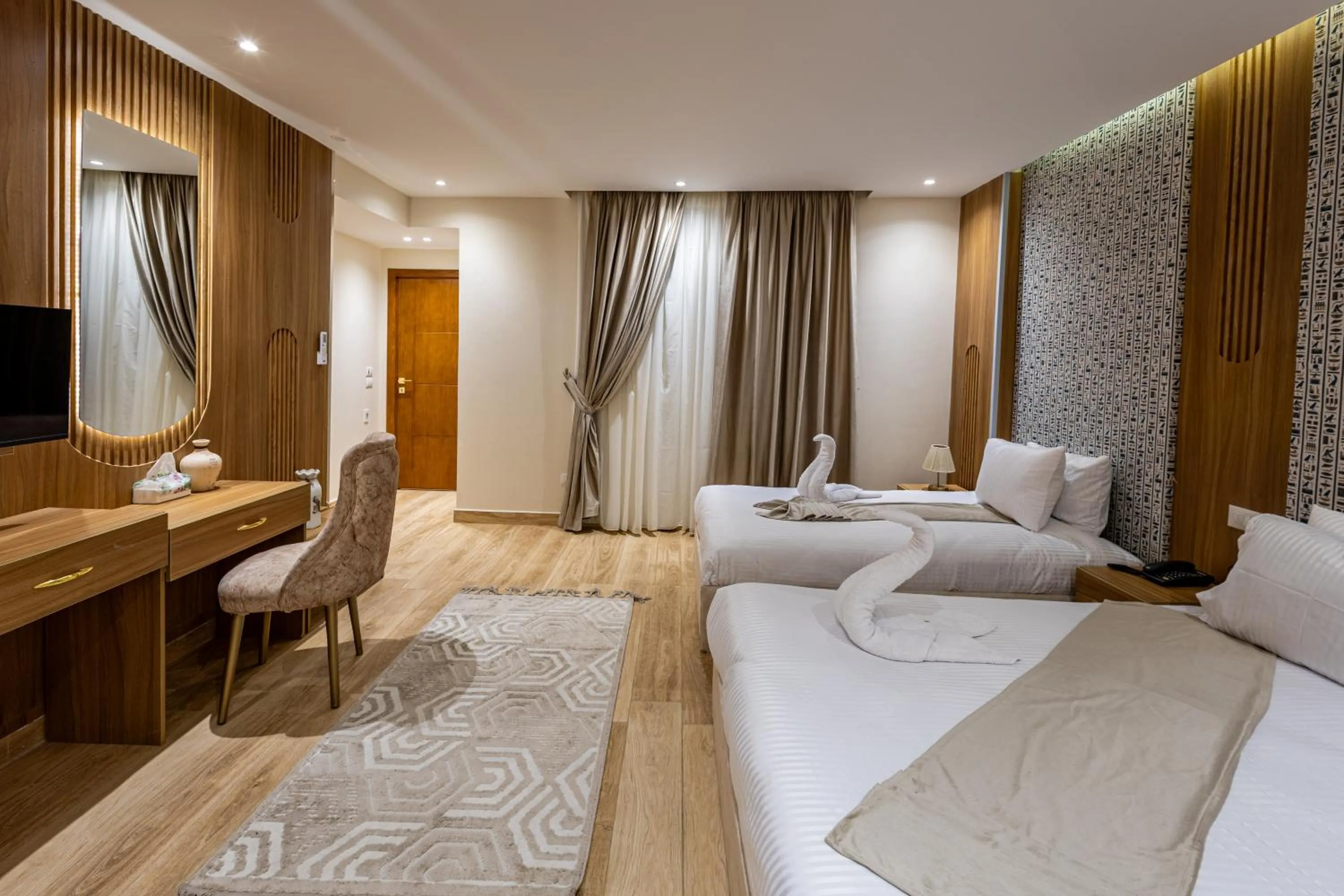 Bedroom, Bed in Pyramids sunrise inn