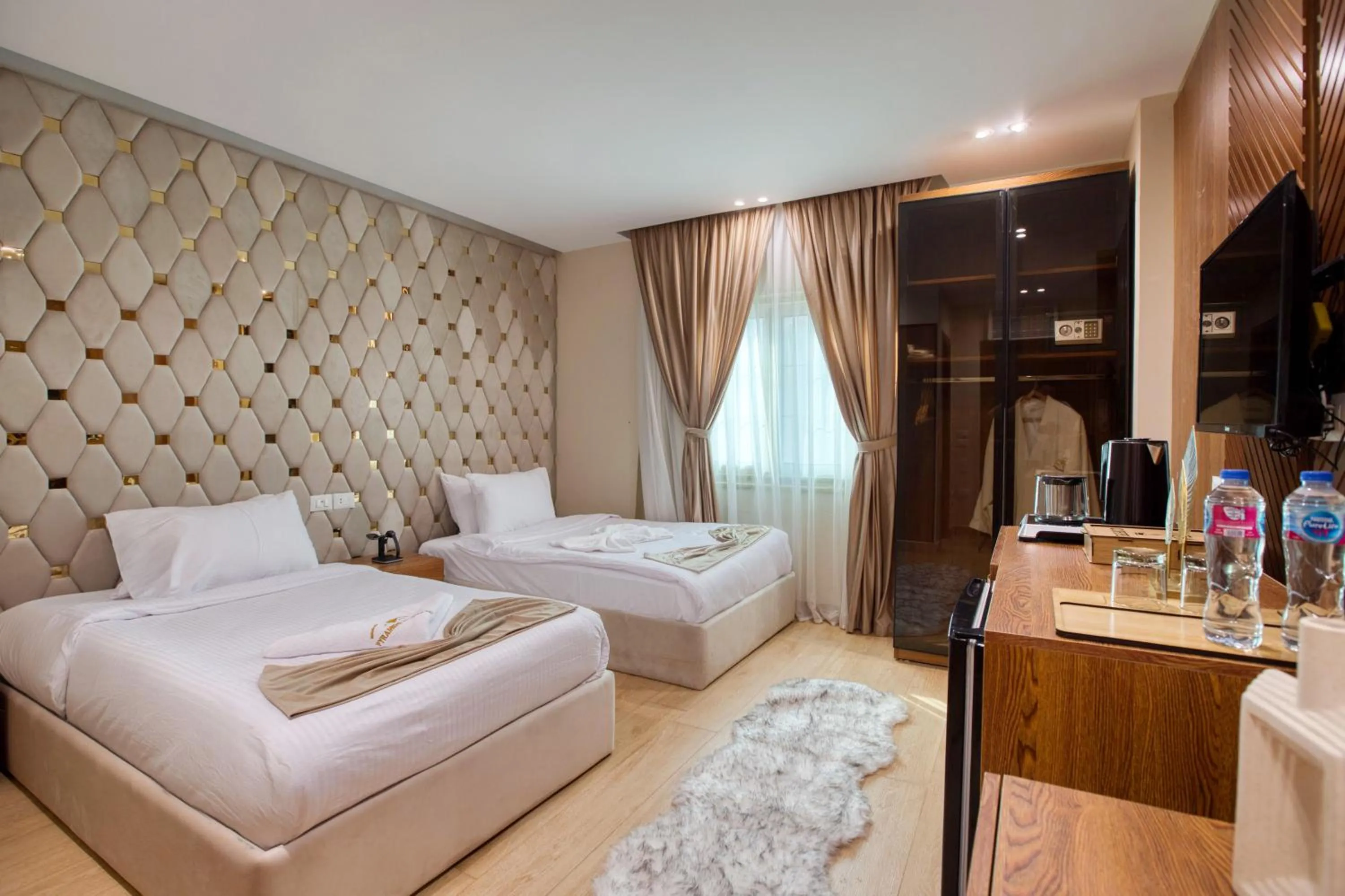 Bed in Pyramids sunrise inn