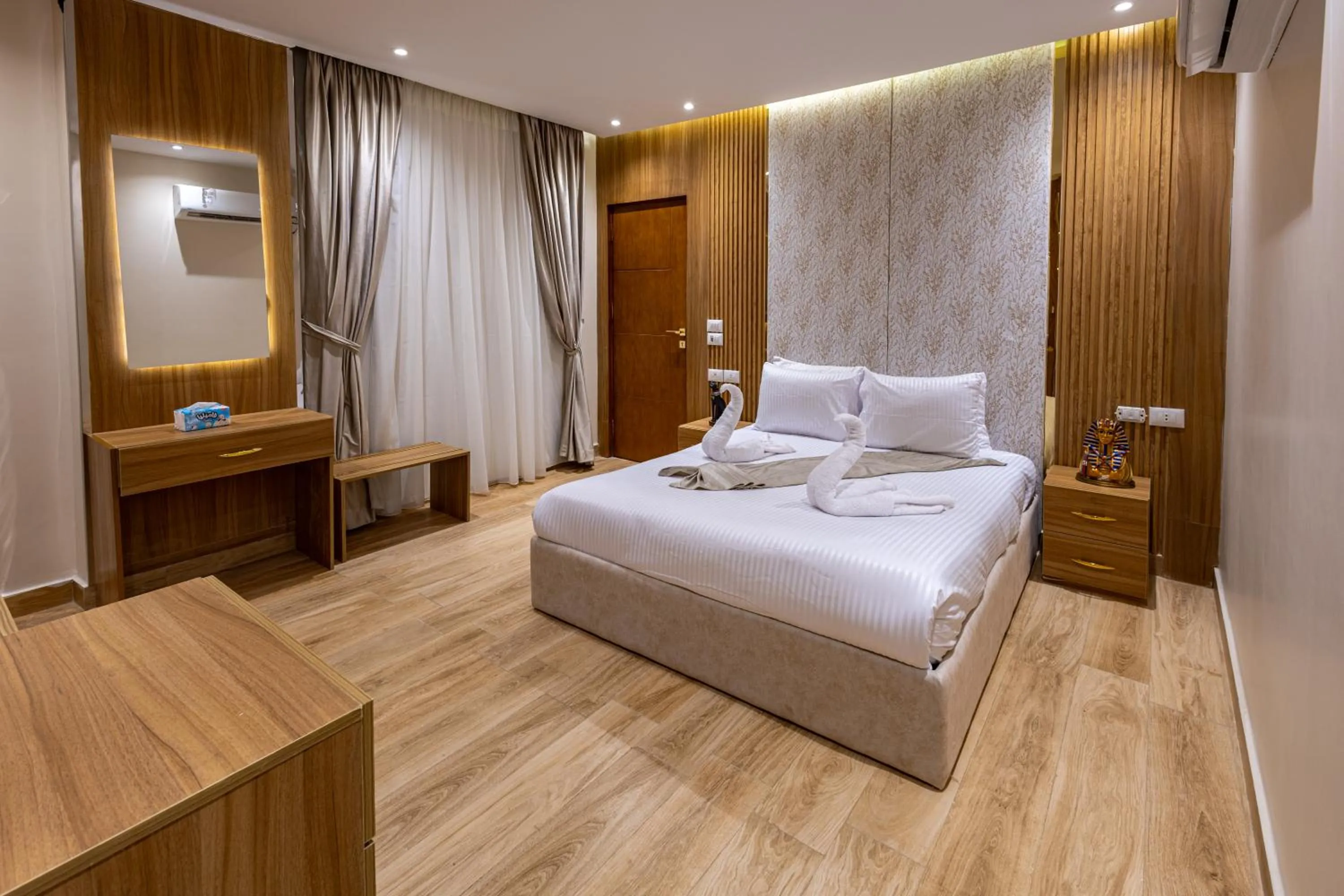 Bed in Pyramids sunrise inn