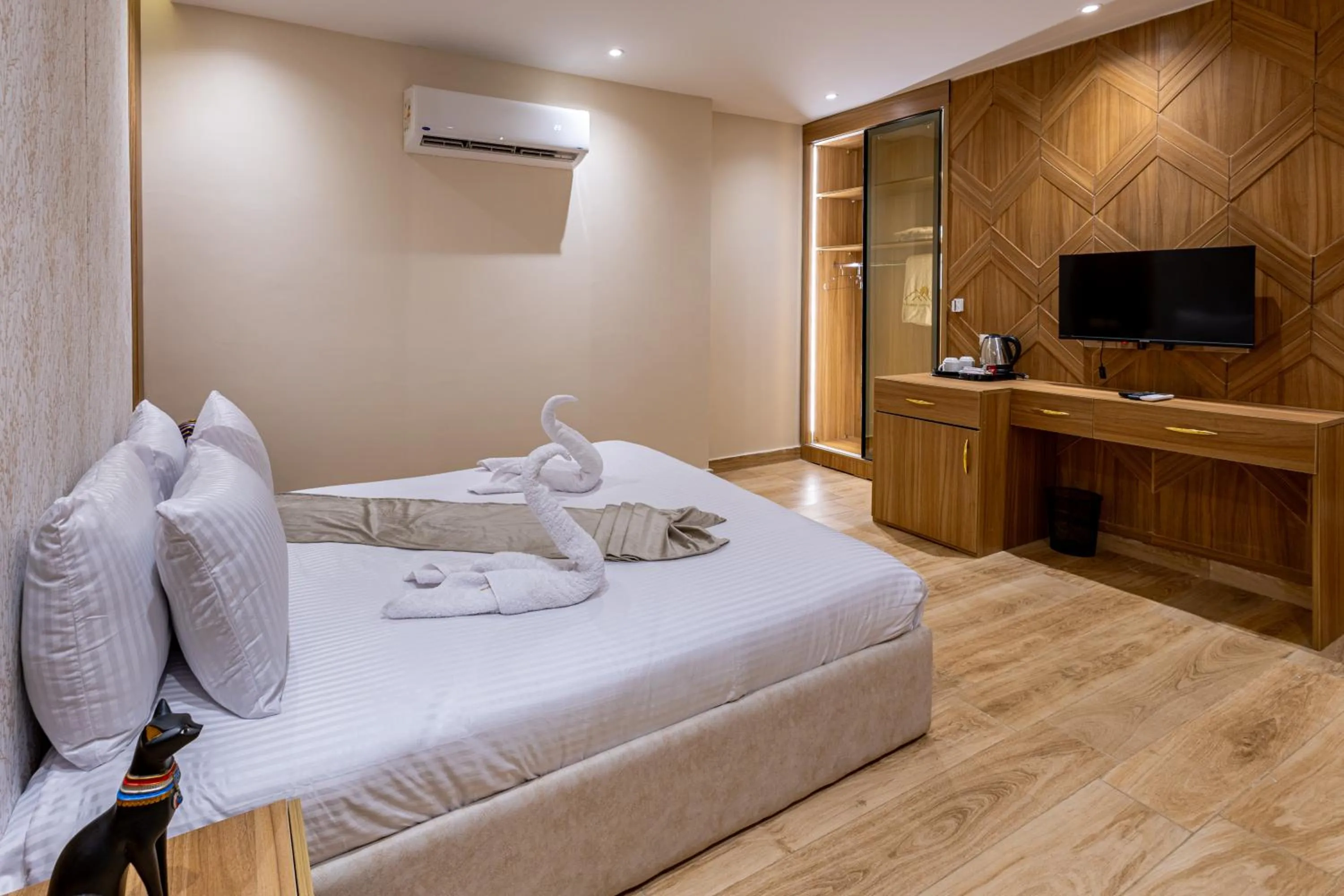 Bed in Pyramids sunrise inn