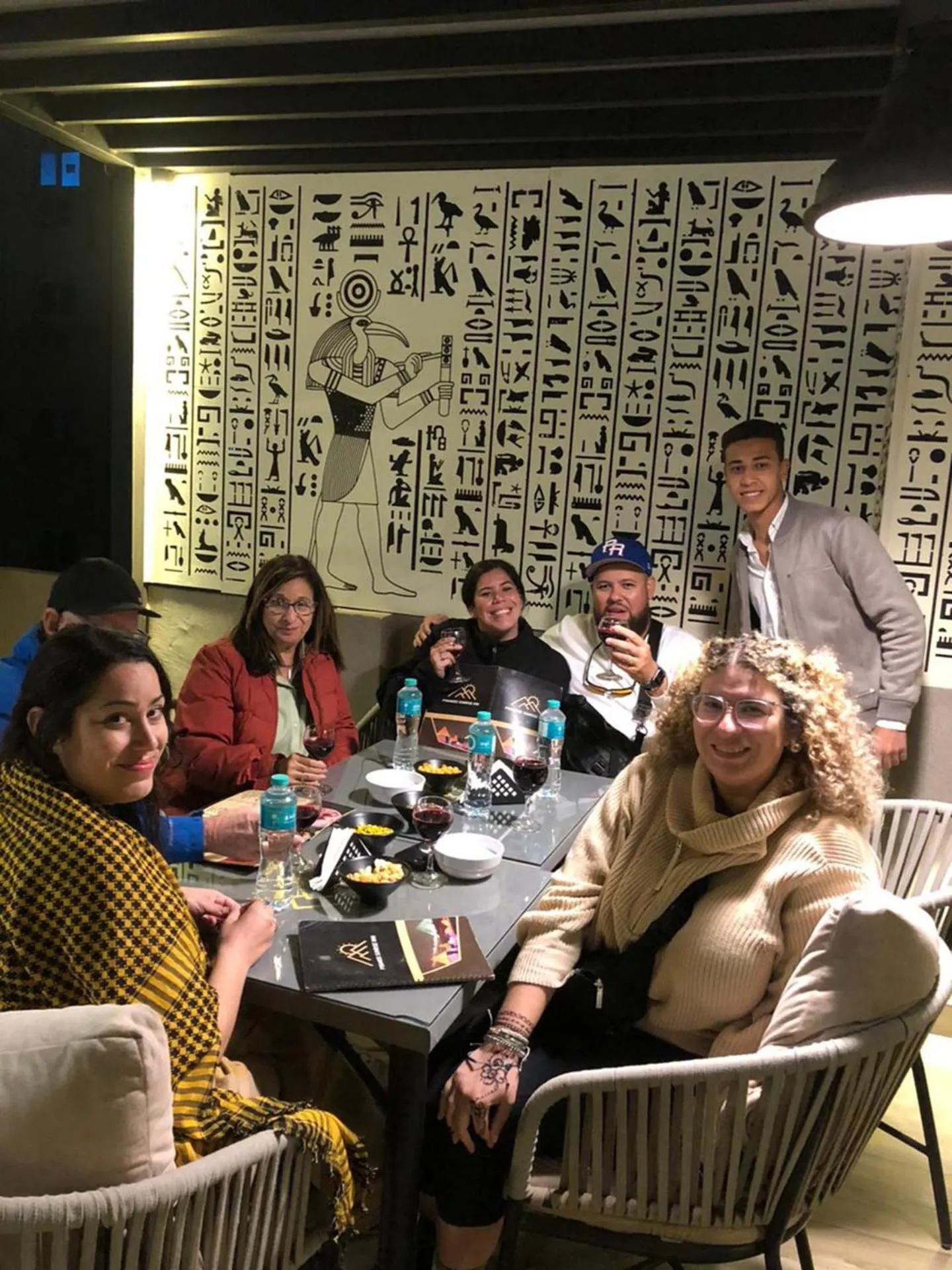 Restaurant/places to eat in Pyramids sunrise inn