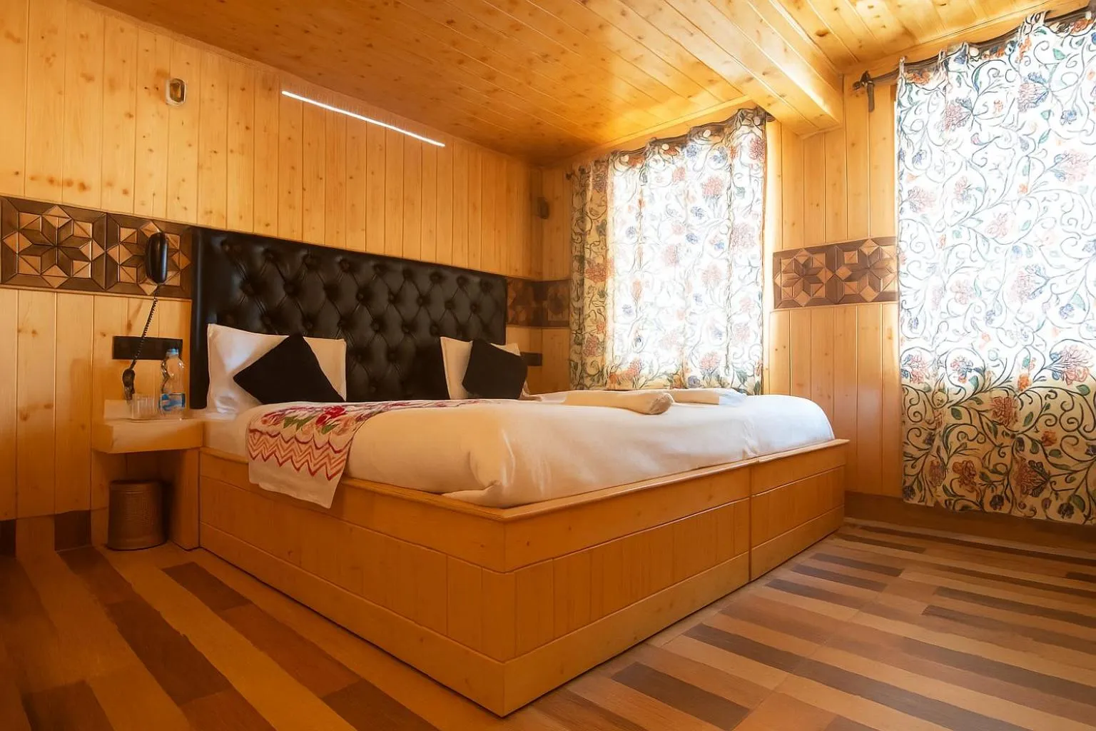 Bedroom, Bed in Kashmir house pahalgam