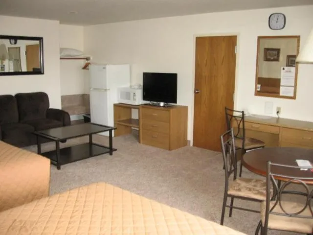Photo of the whole room in Little Bear Motel