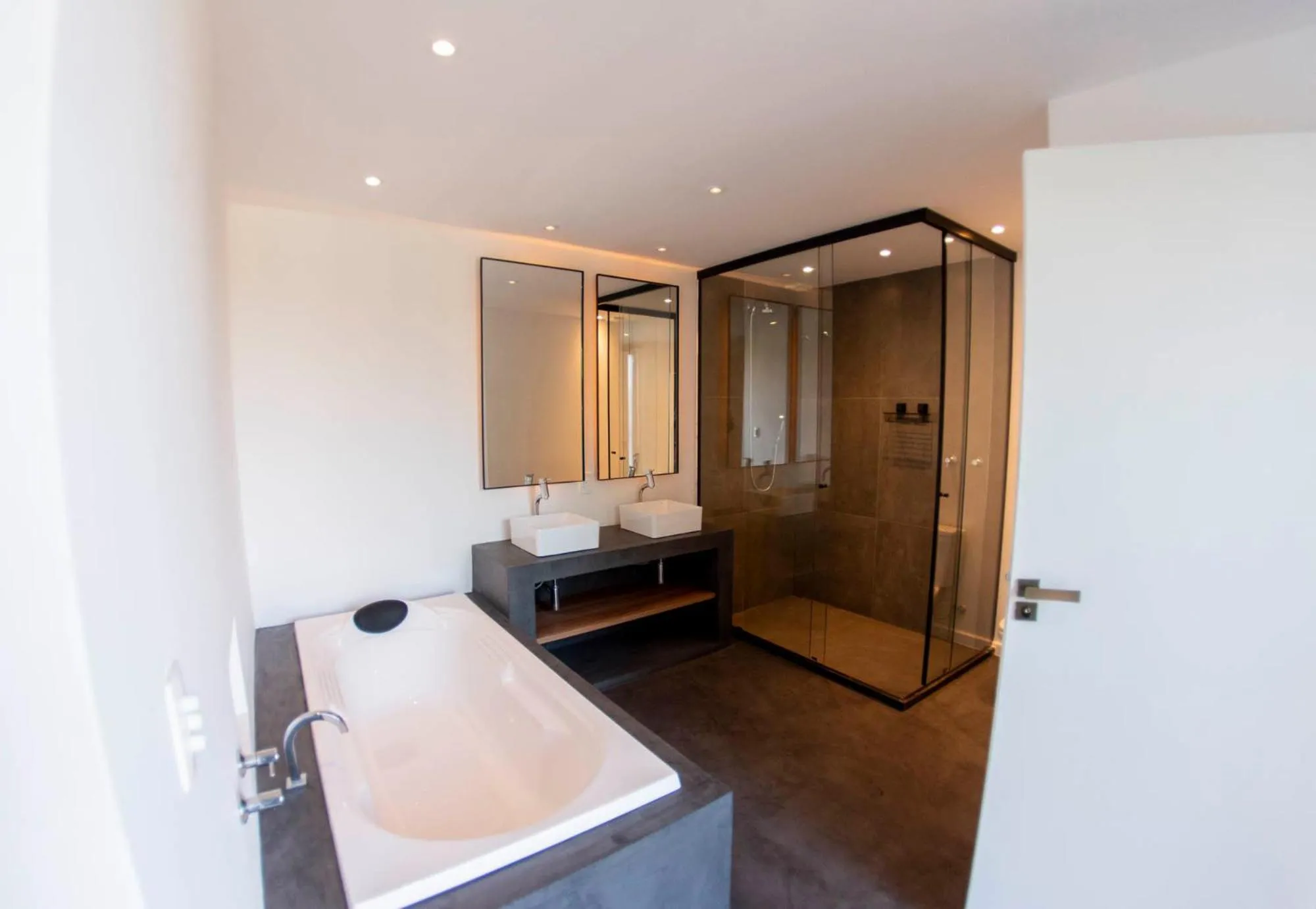 Shower in Boutique Hotel Castelinho