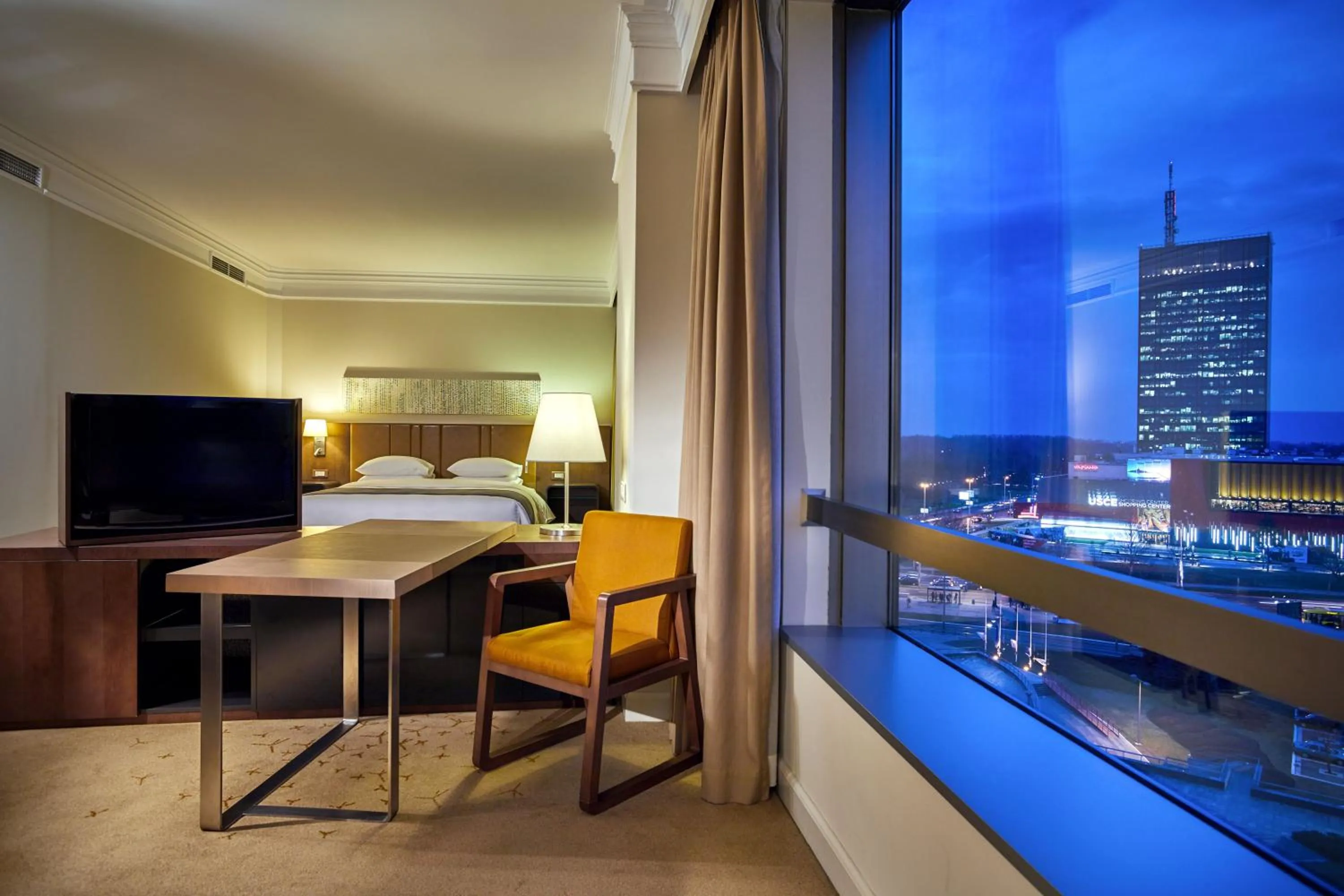 City view, Bed in Hyatt Regency Belgrade