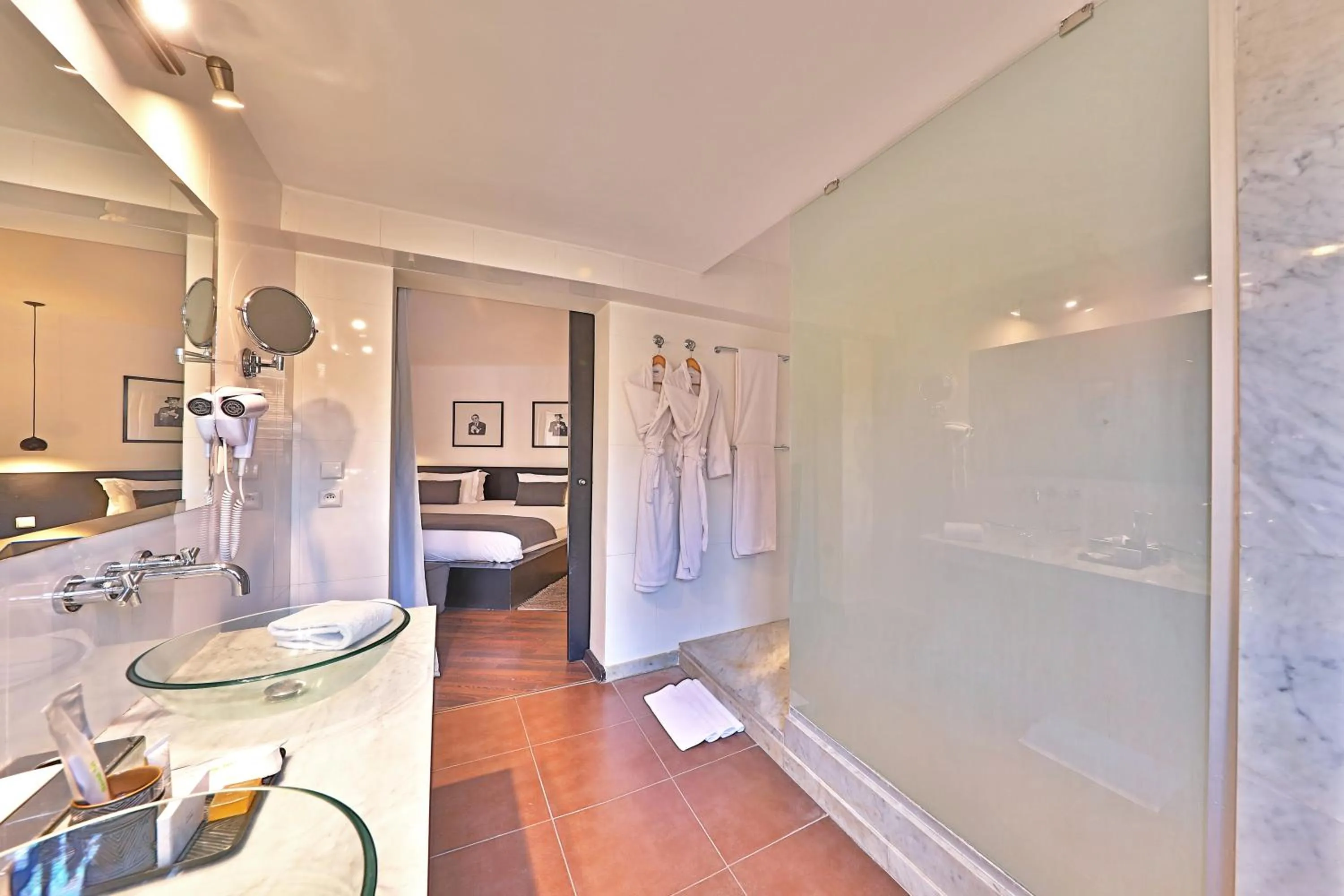 Shower in Le BAB HOTEL, Boutique Hôtel & SPA