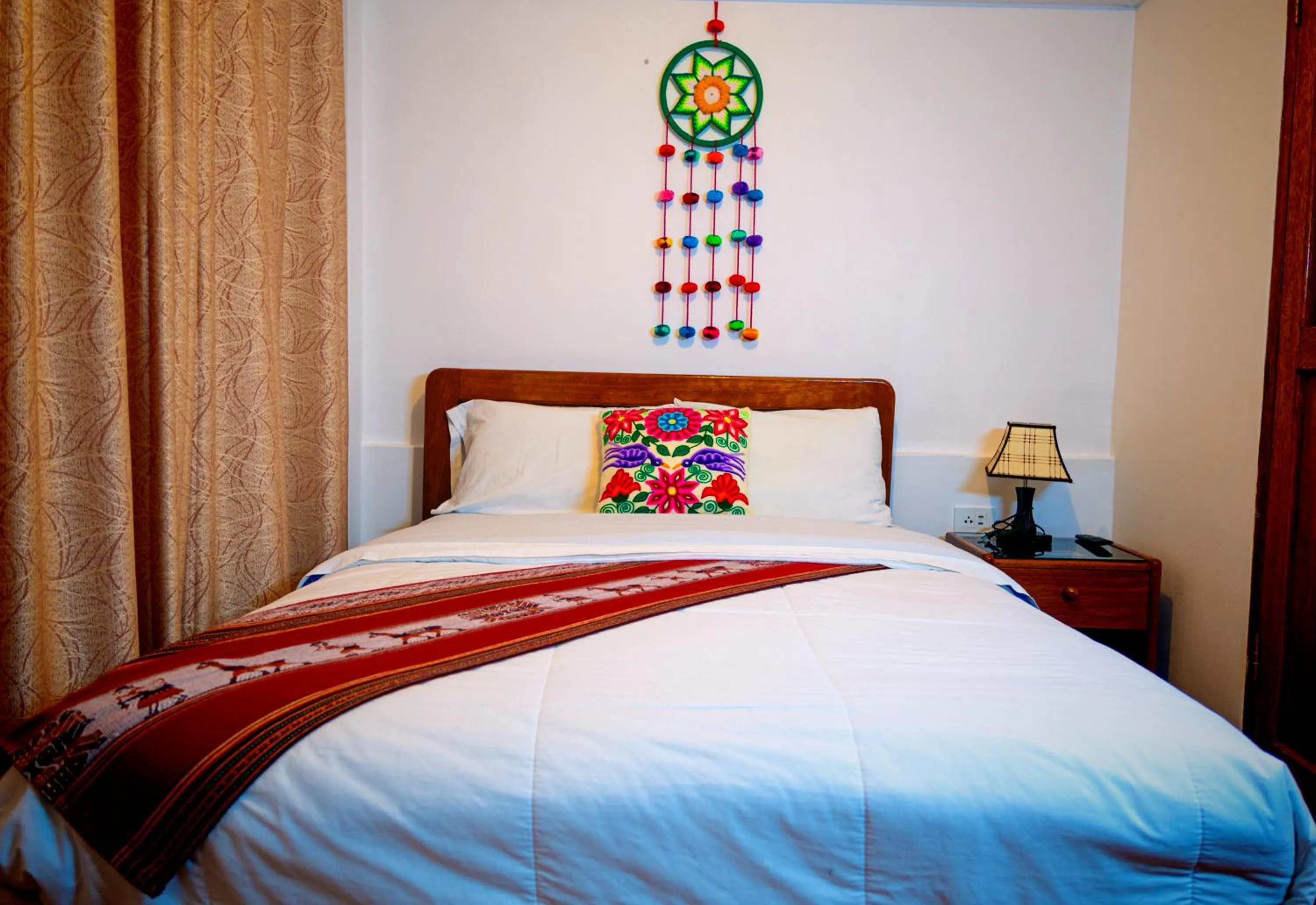 Bed in Inka House Hotel