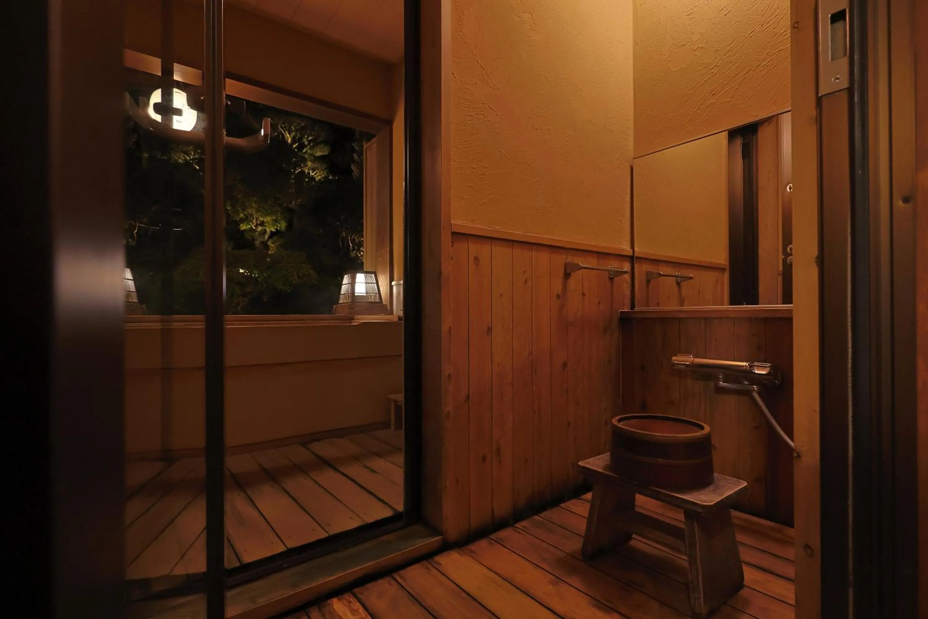 Open Air Bath in Kadojin