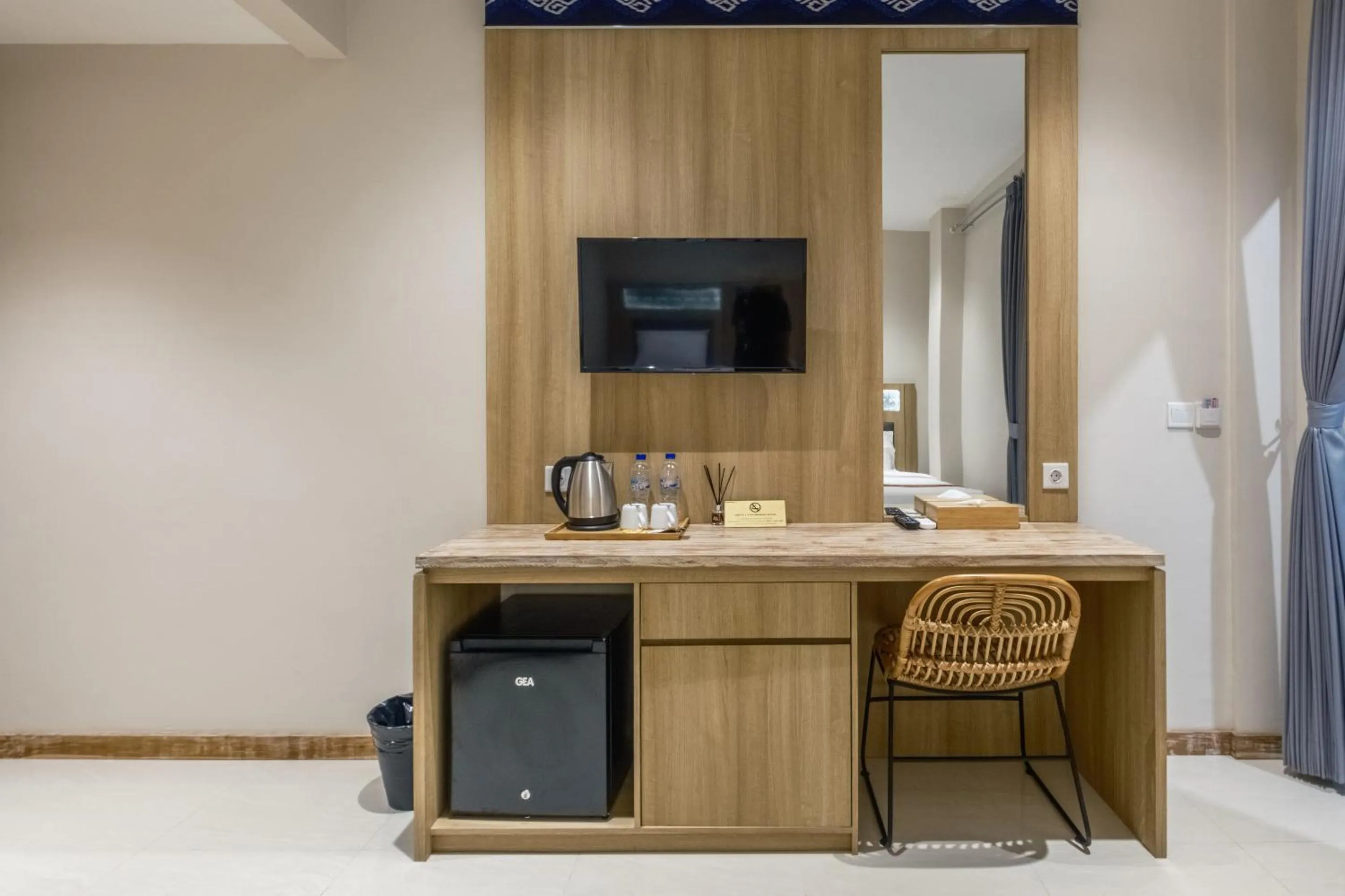 TV and multimedia in DEJAVU 2.0 HOTEL BAJO KOMODO