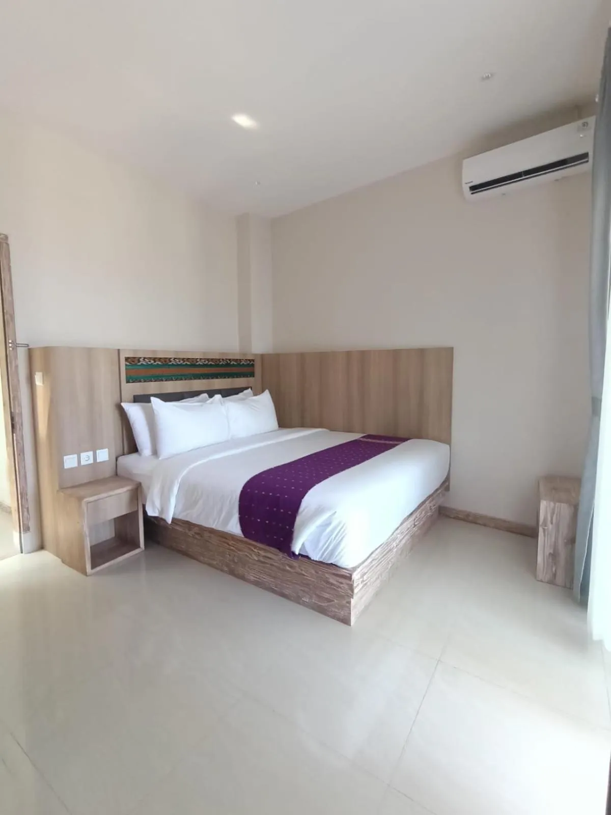 Bed in DEJAVU 2.0 HOTEL BAJO KOMODO