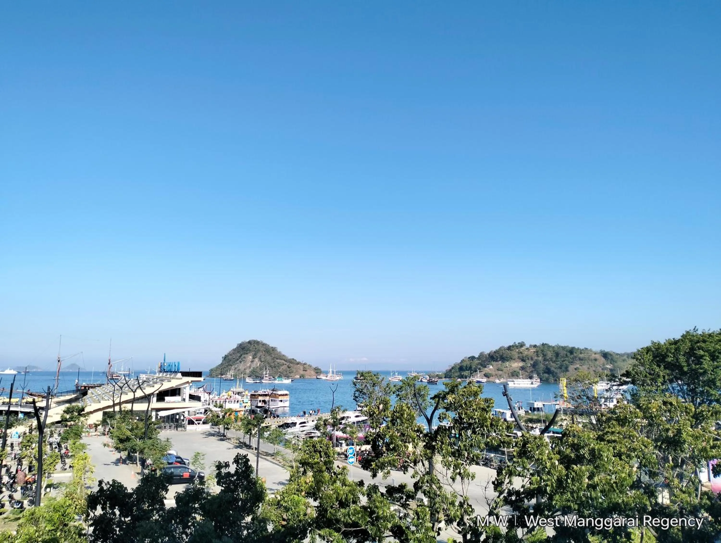 Nearby landmark in DEJAVU 2.0 HOTEL BAJO KOMODO