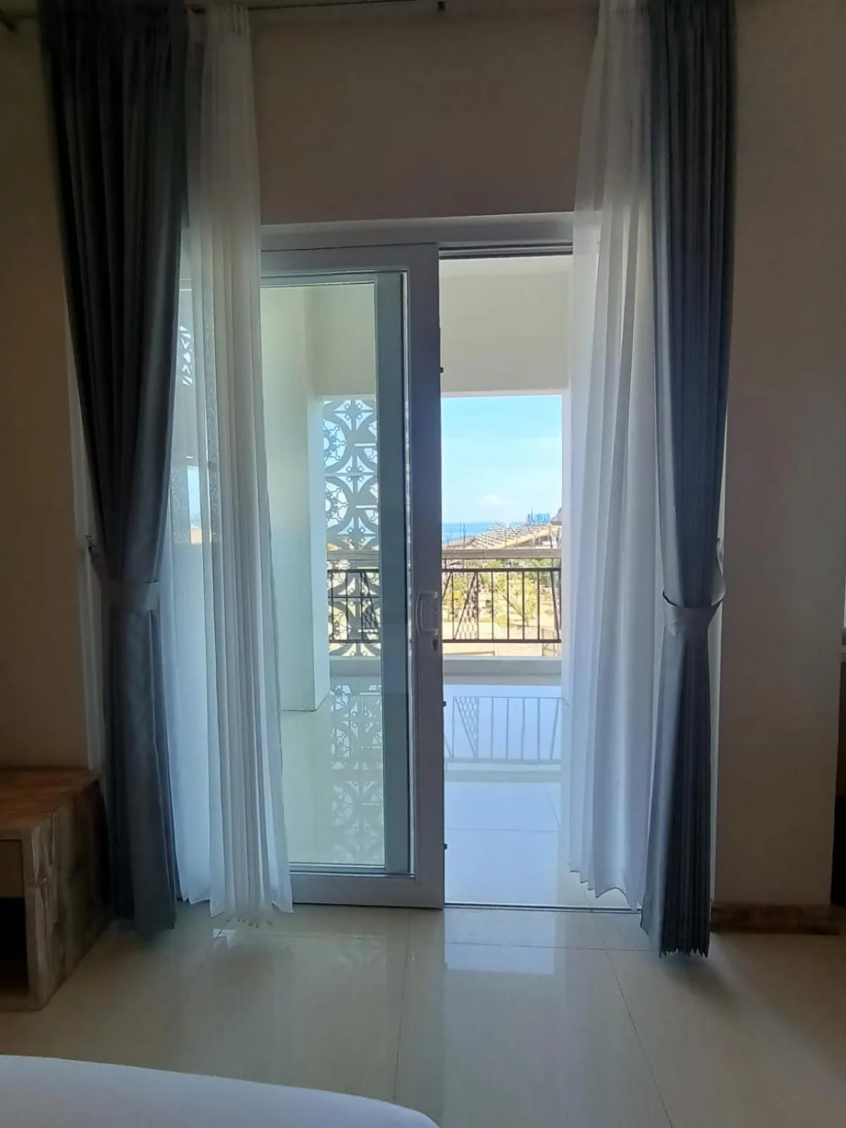 View (from property/room), Bed in DEJAVU 2.0 HOTEL BAJO KOMODO