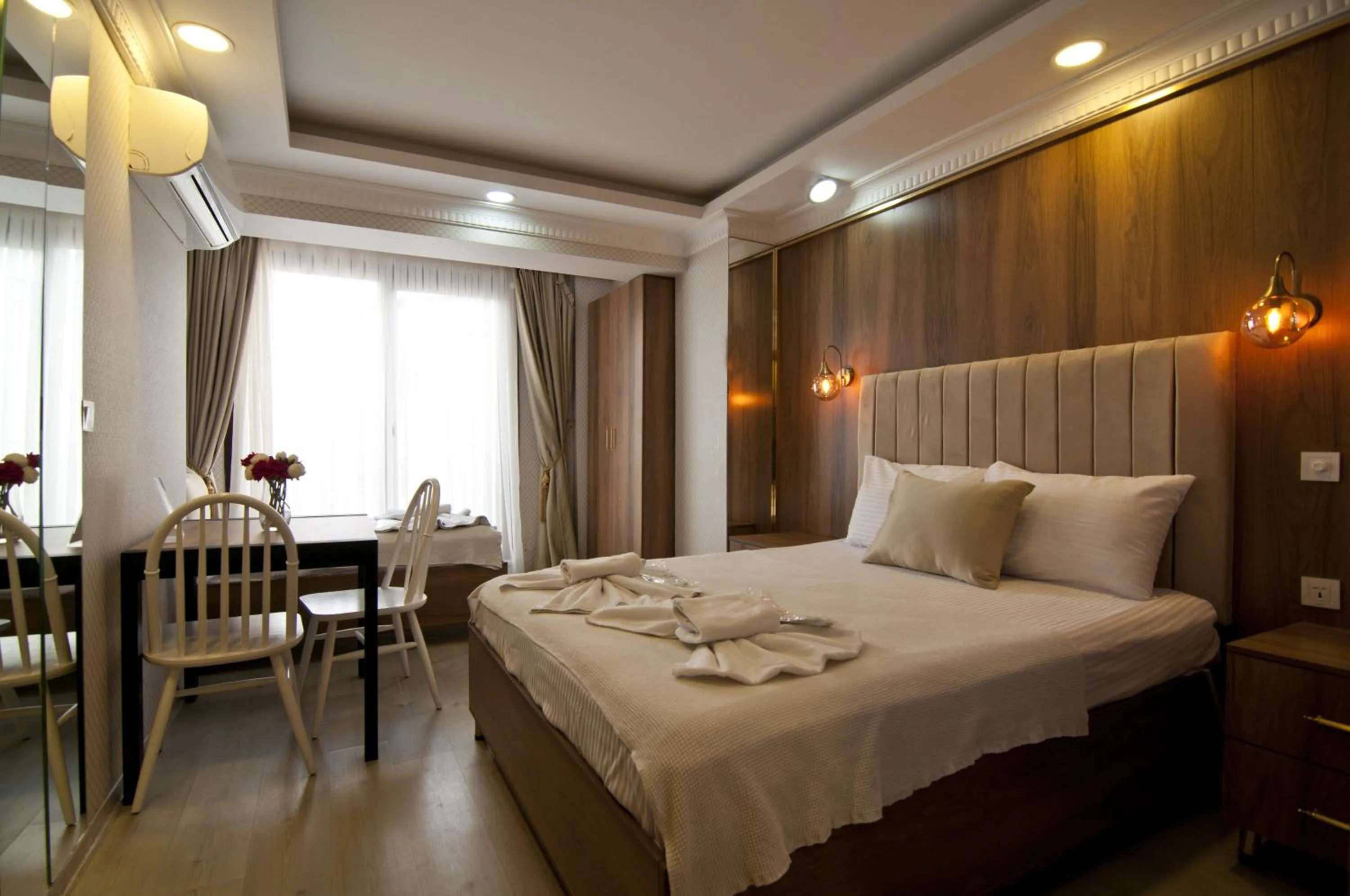 Shower, Bed in IMMORTELLE HOTEL