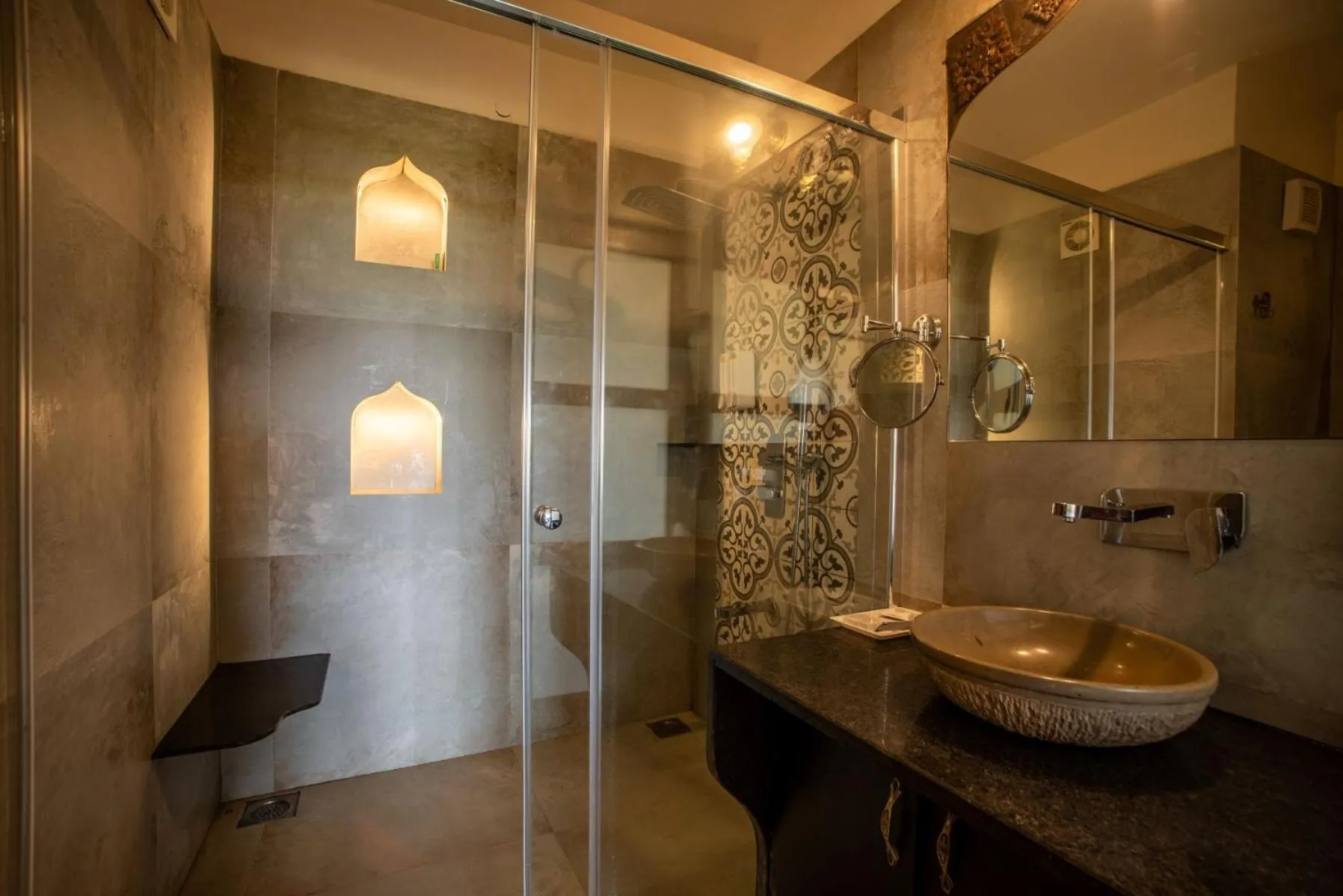 Shower in Malhar Machi Mountain Resorts