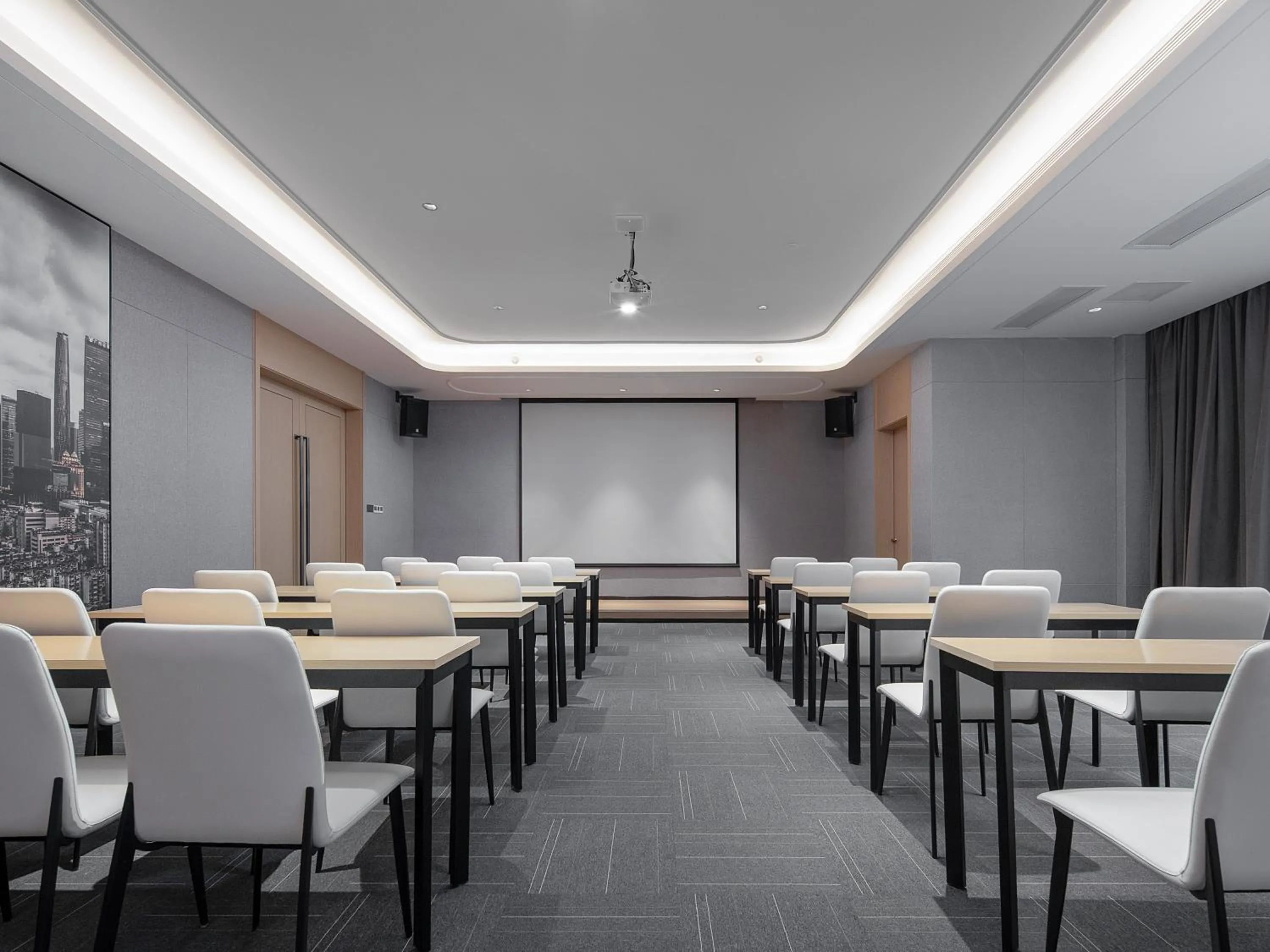 Meeting/conference room in 丽怡酒店 台山东门店 Country Inn & Suites by Radisson - Taishan East Branch