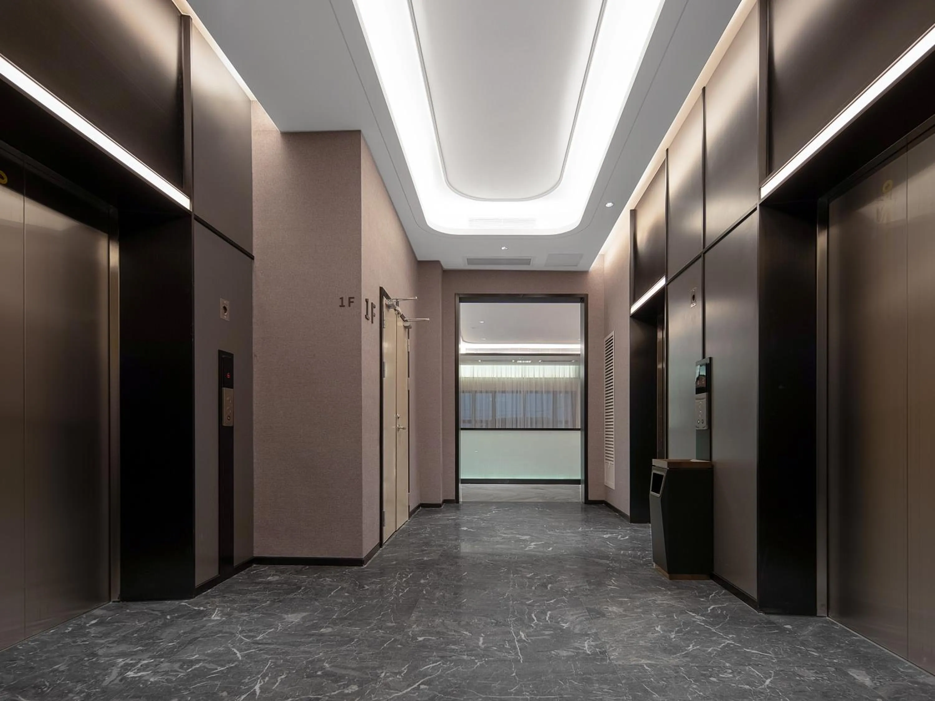 elevator in 丽怡酒店 台山东门店 Country Inn & Suites by Radisson - Taishan East Branch