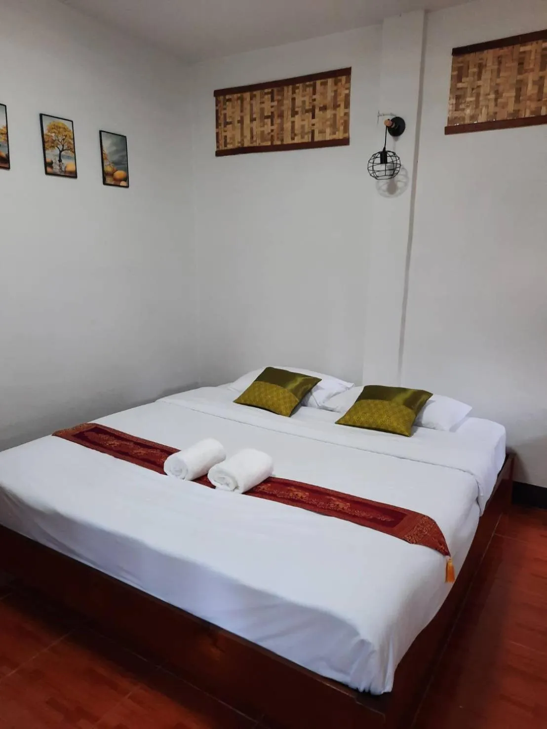 Bed in Hotel Pailifornia