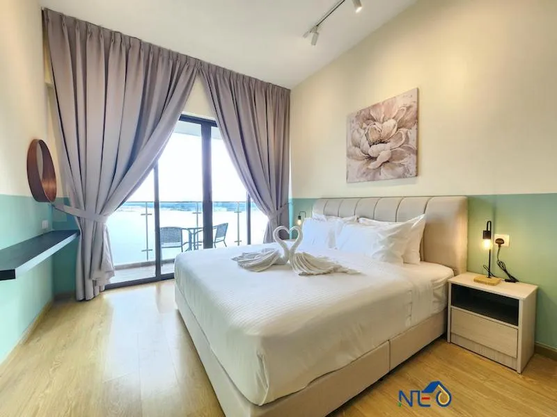 Bed in Country Garden Danga Bay InStyle Sea View Homestay Suite by NEO