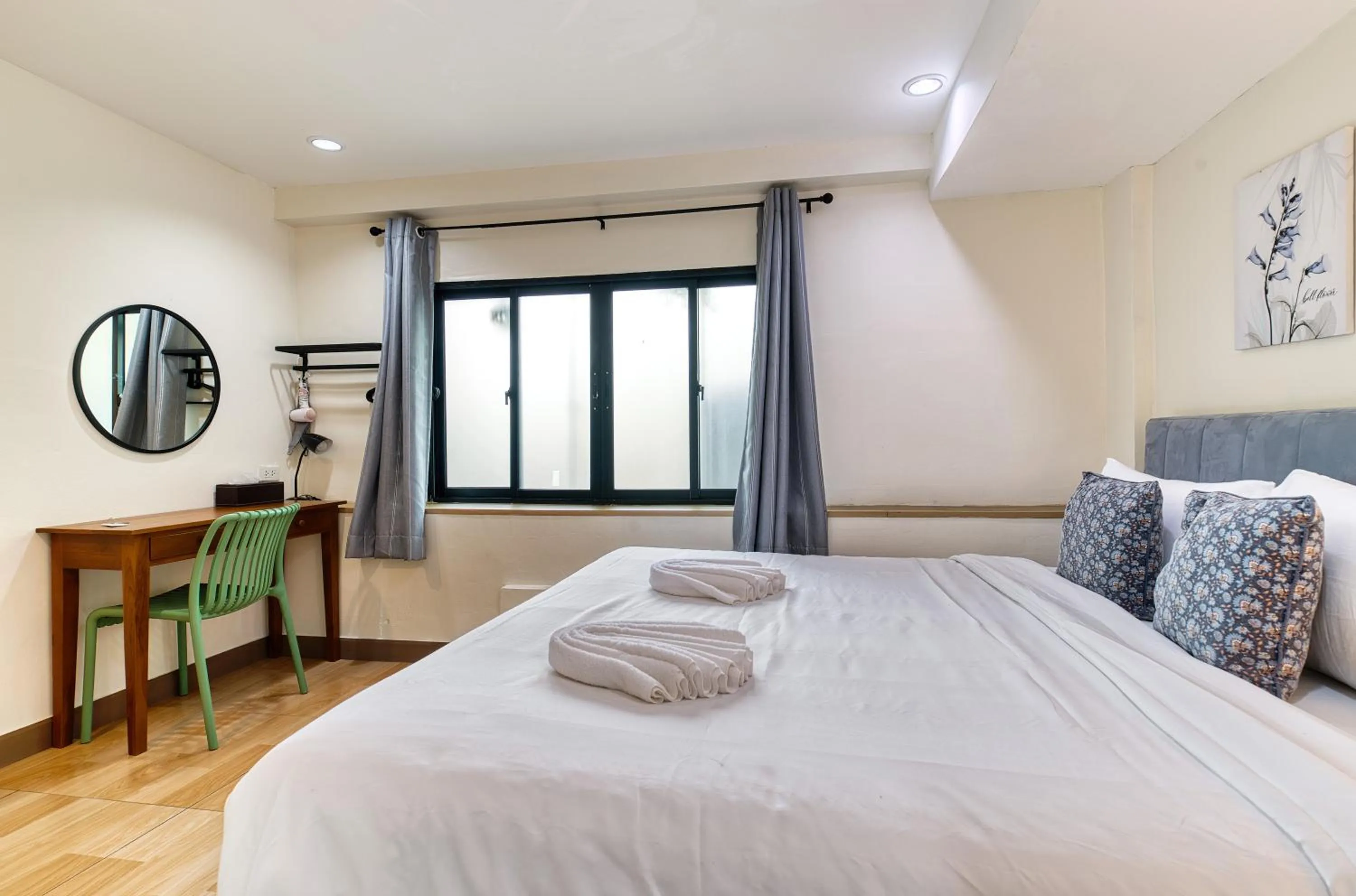Bed in Bangkok Watergate Townhouse 曼谷中心水門家
