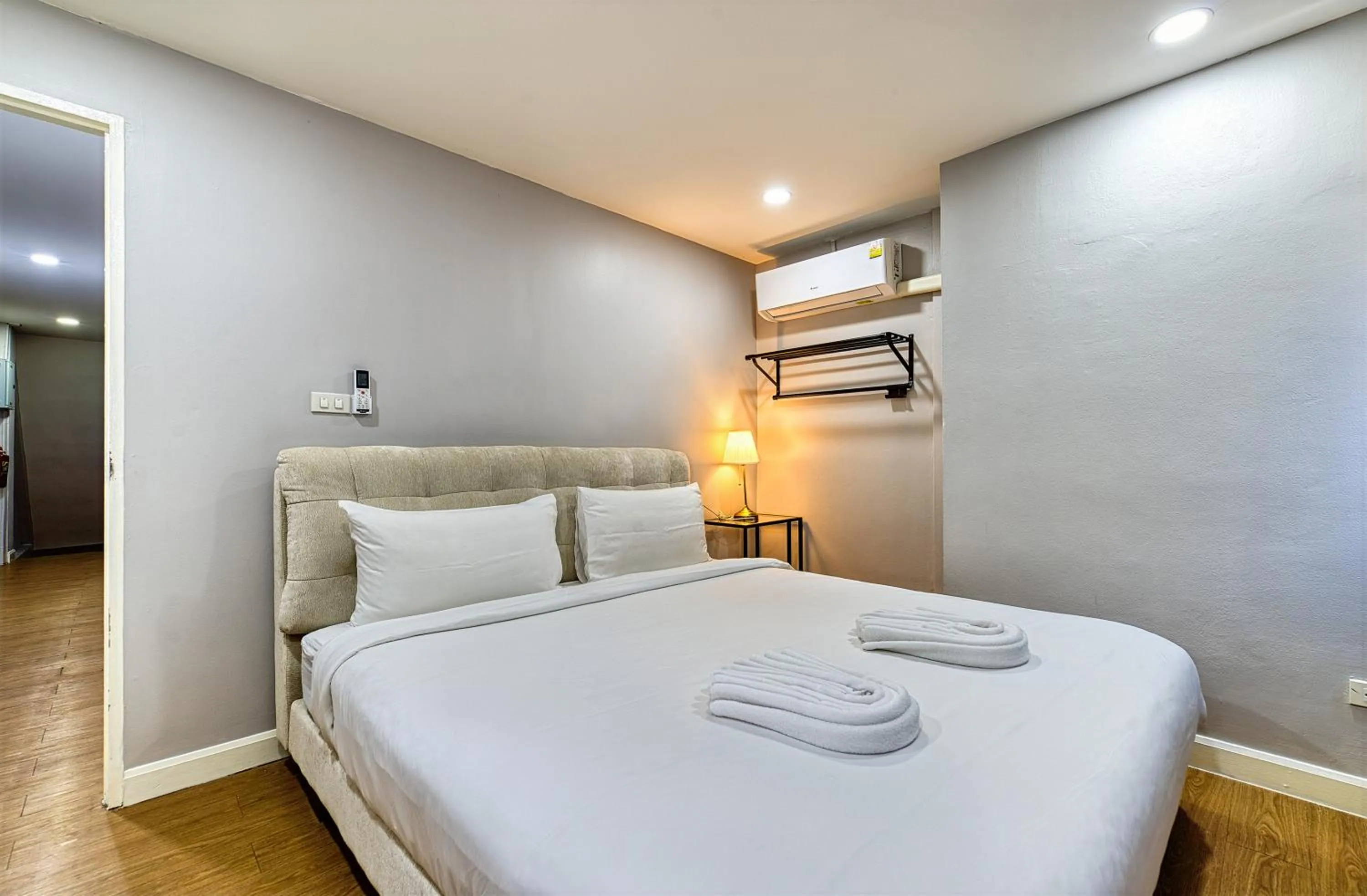 Bedroom, Bed in Bangkok Watergate Townhouse 曼谷中心水門家