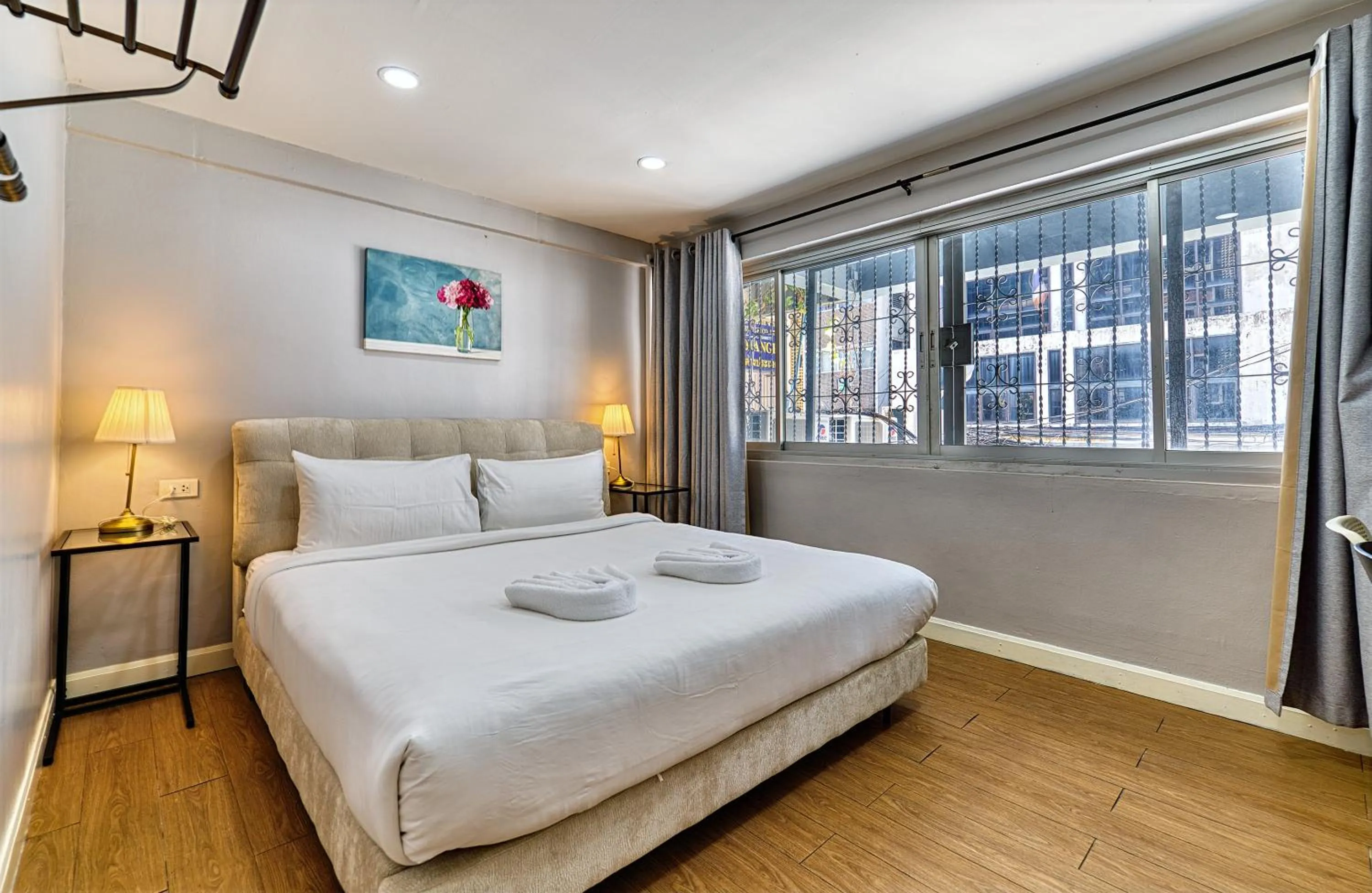 Bedroom, Bed in Bangkok Watergate Townhouse 曼谷中心水門家