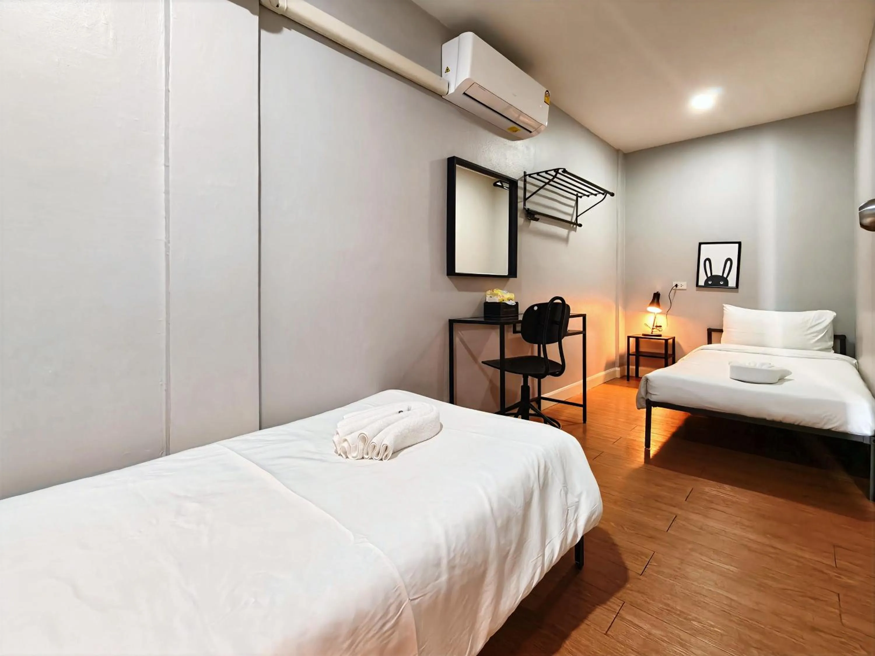 Bedroom, Bed in Bangkok Watergate Townhouse 曼谷中心水門家