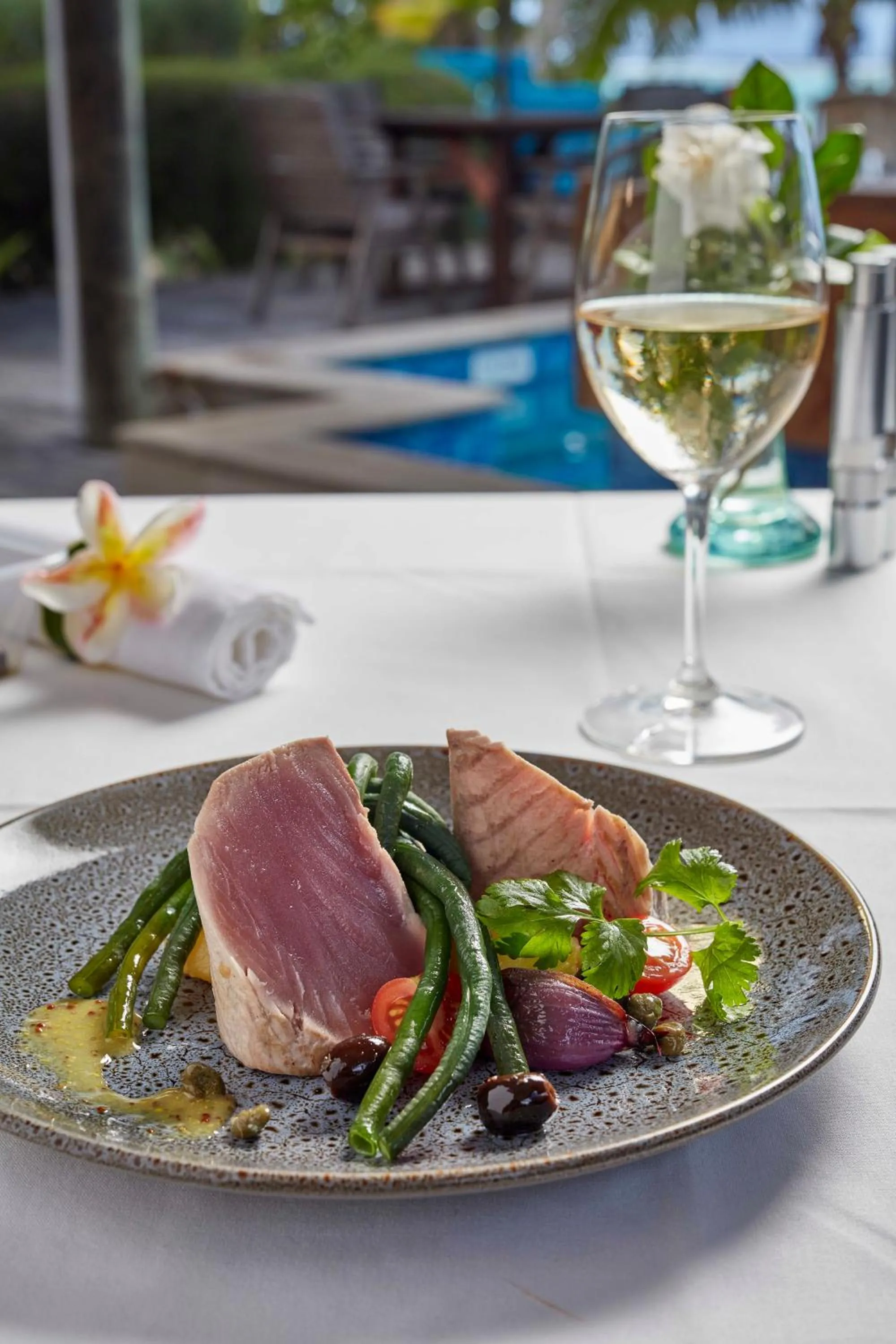 Food and drinks in Little Polynesian Resort