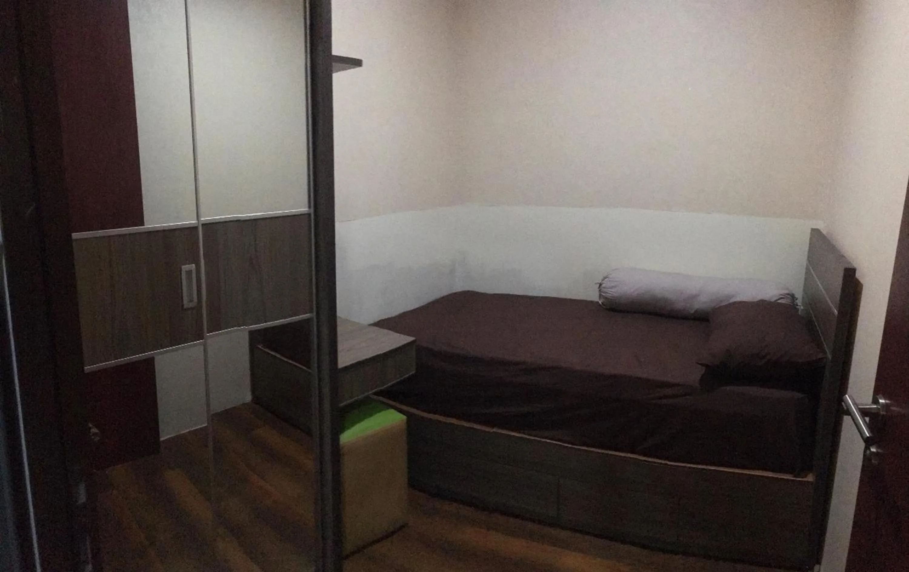 Bedroom, Bed in RedLiving Apartemen Tamansari Panoramic - Anwar Rental