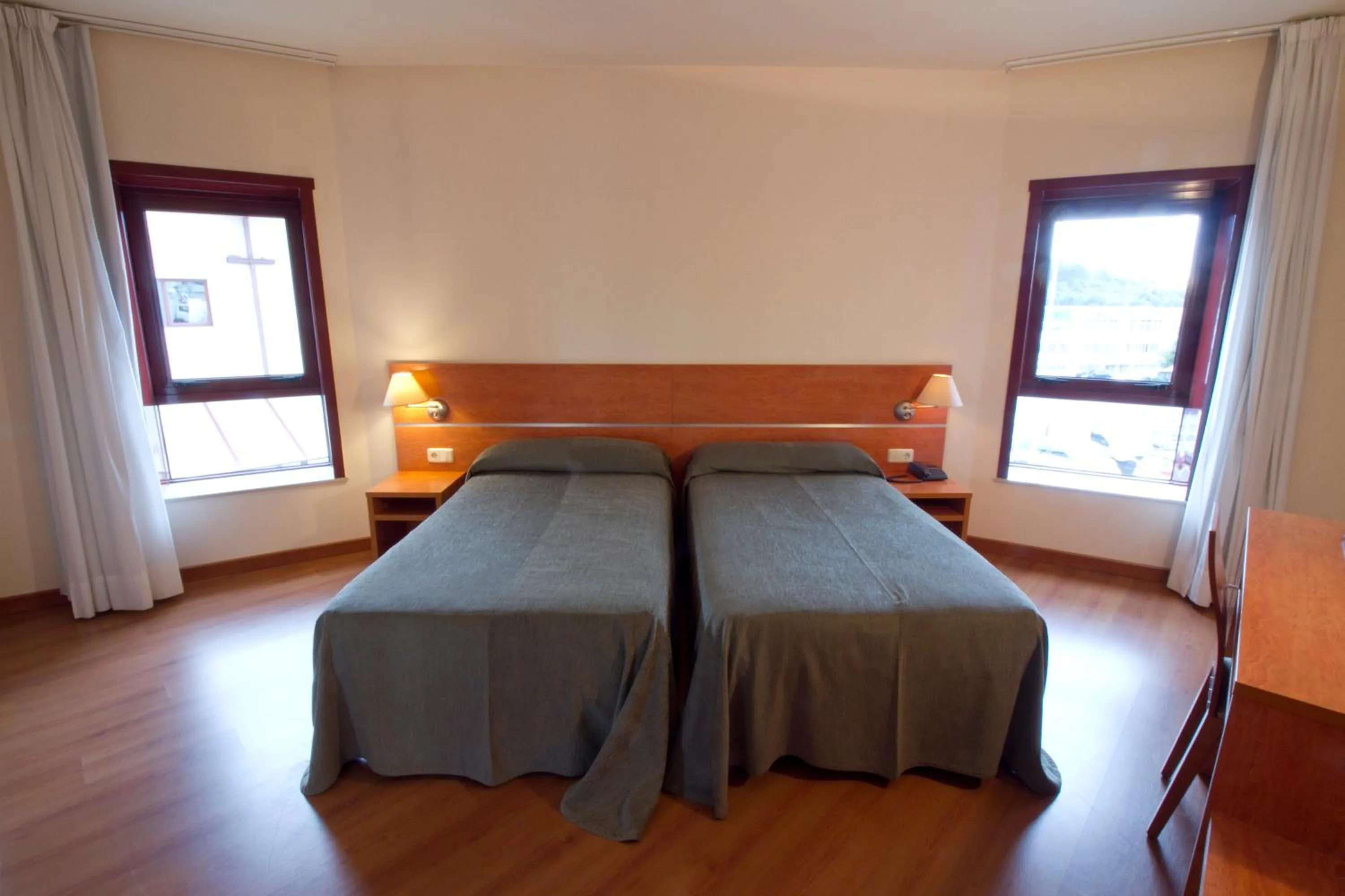 Photo of the whole room, Bed in Hotel Torques