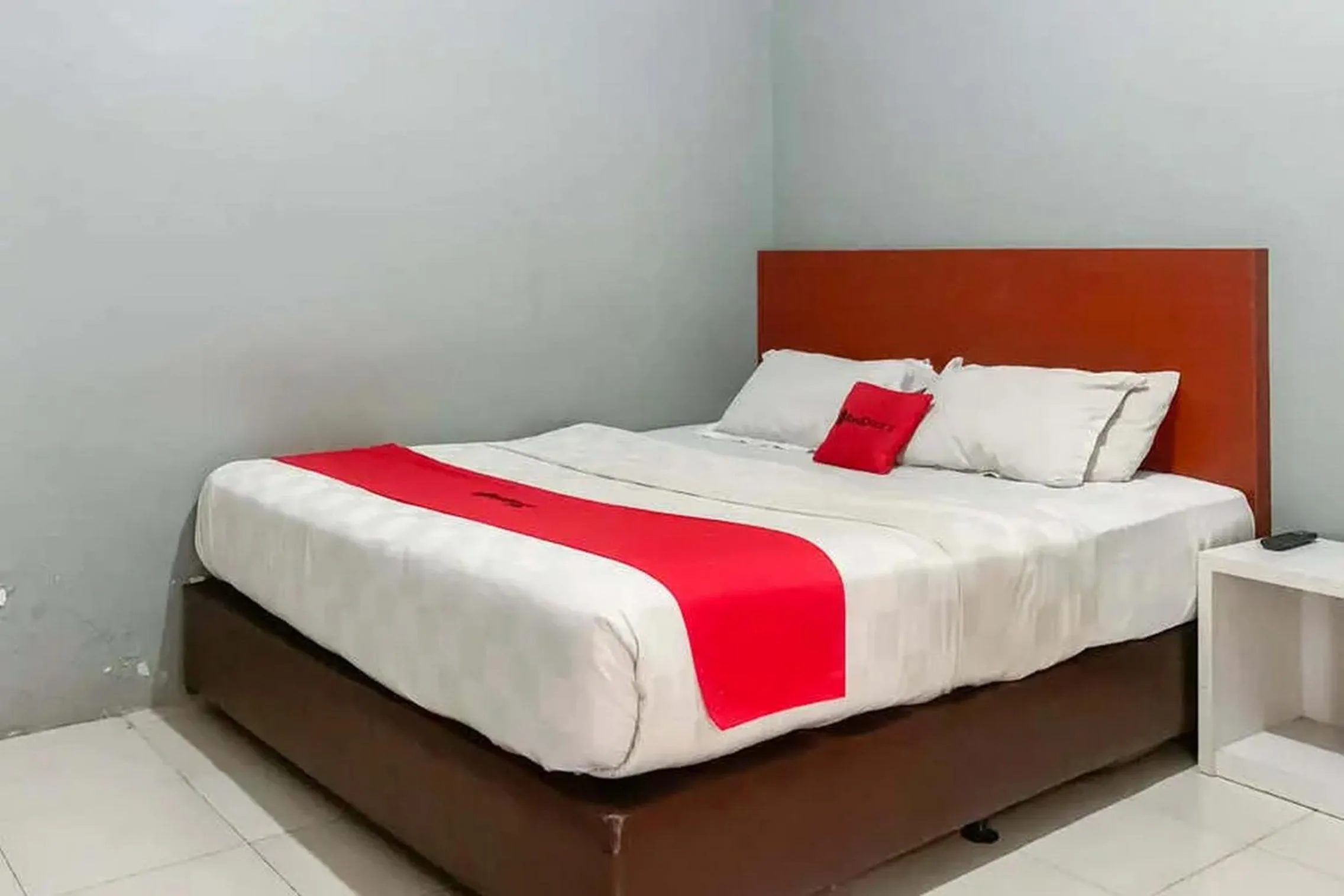 Bedroom, Bed in RedDoorz at Jalan Sei Batang Hari Medan