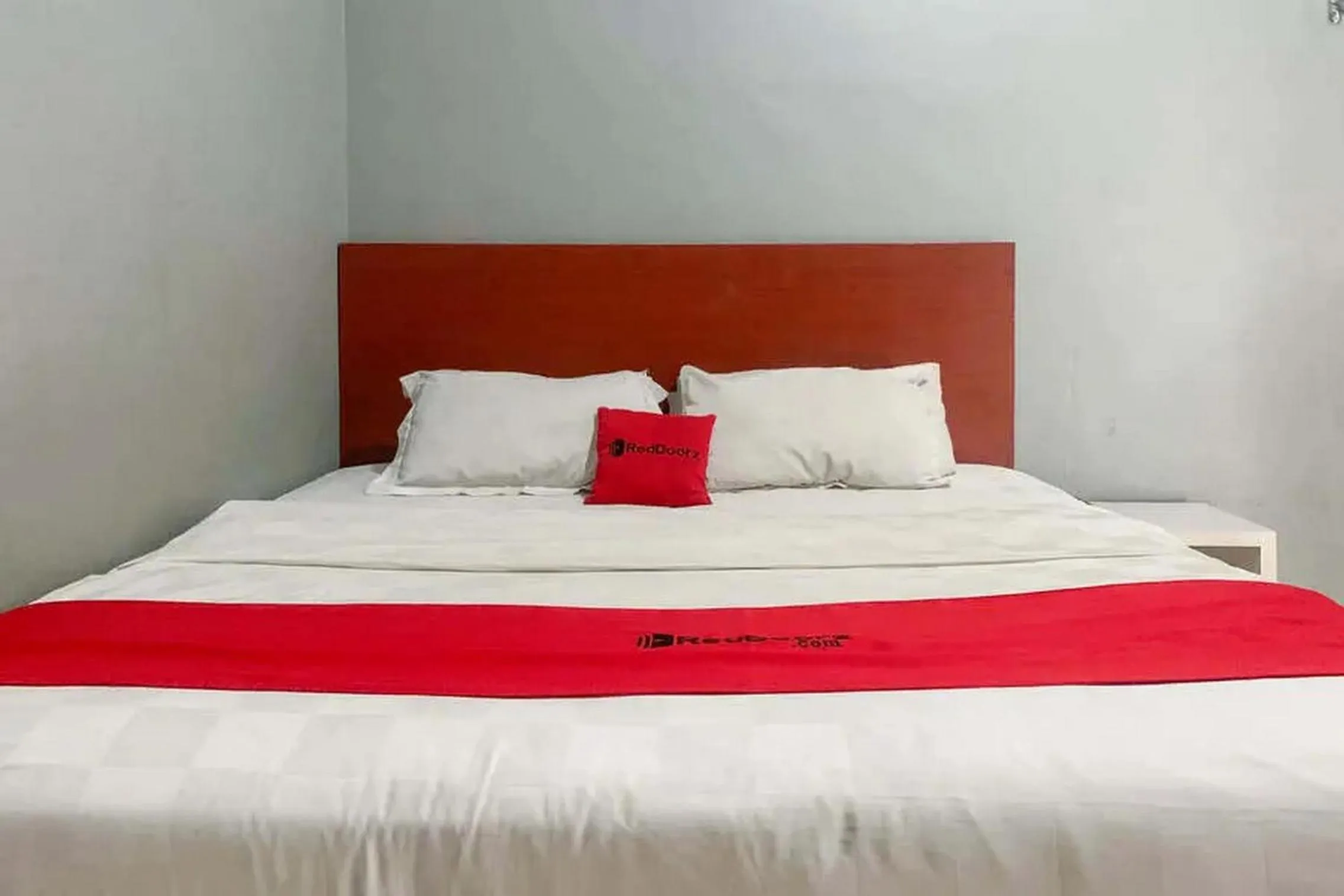 Bedroom, Bed in RedDoorz at Jalan Sei Batang Hari Medan