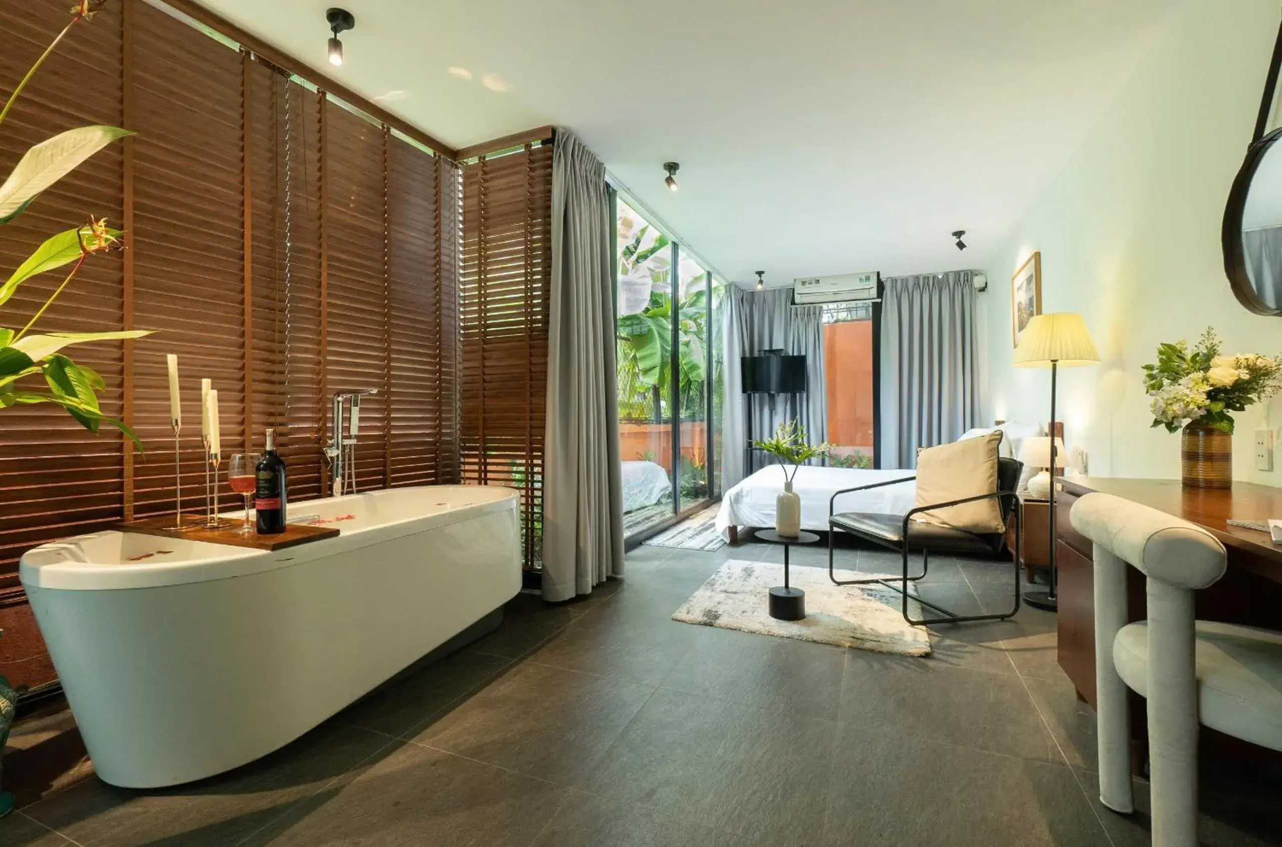 Suite with Spa Bath in Nexus House Garden Thao Dien Suite with Spa Bath in Nexus House Garden Thao Dien