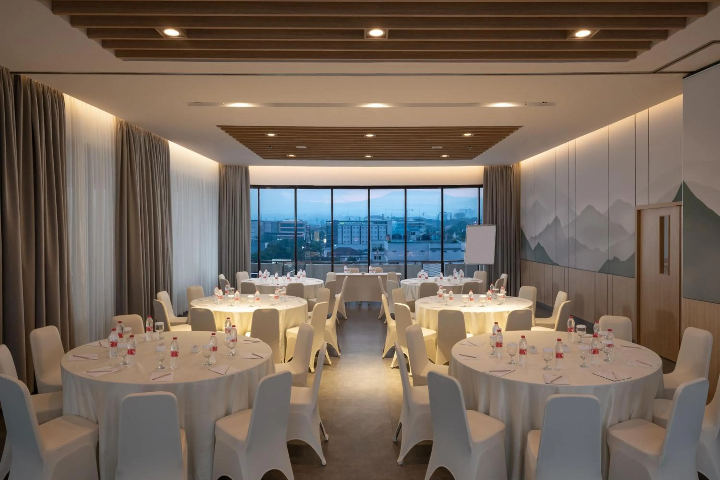 Meeting/conference room in Hotel Santika PasirKaliki