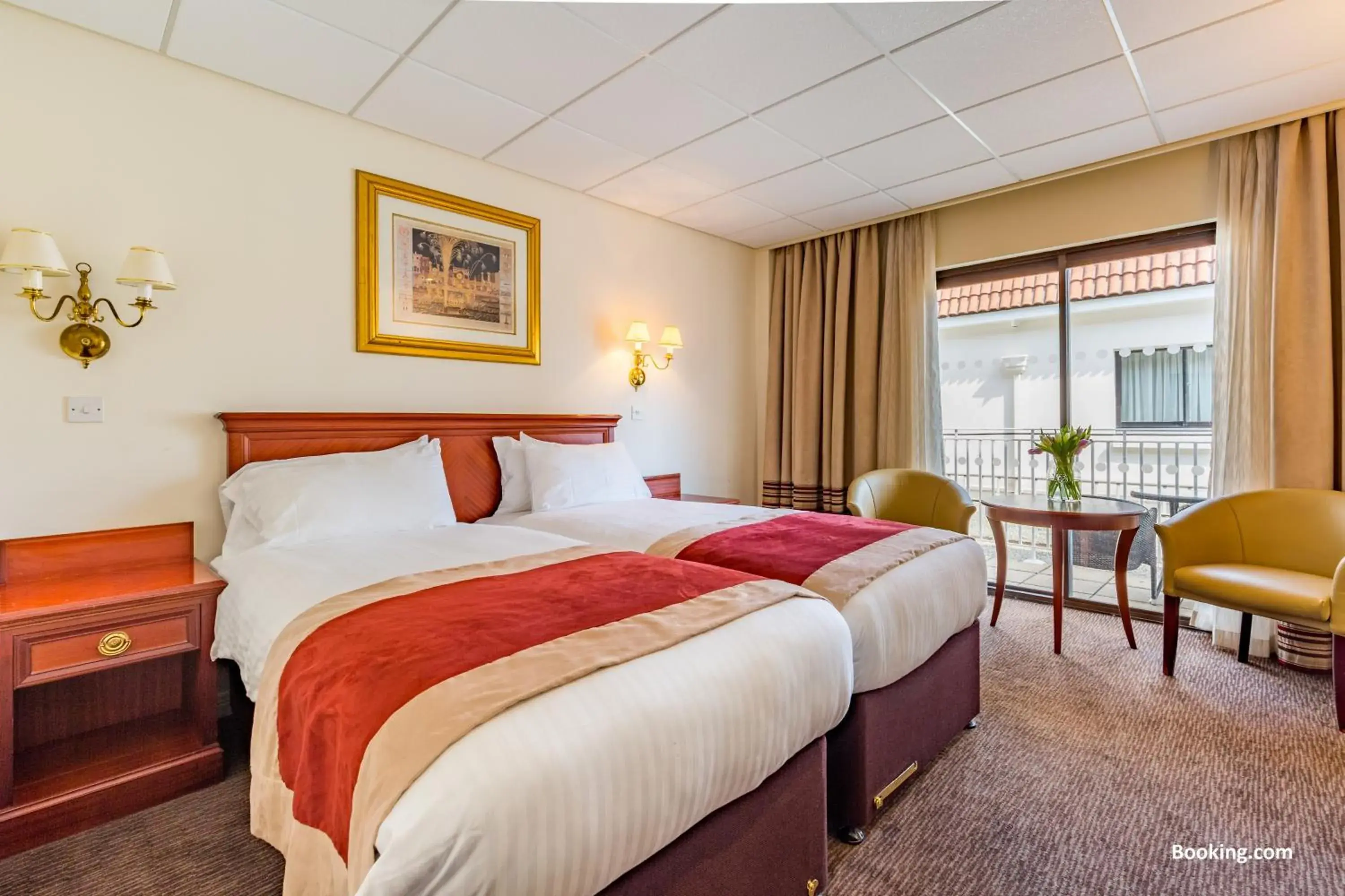 Standard Twin Room in St. Pierre Park Hotel & Golf Standard Twin Room in St. Pierre Park Hotel & Golf