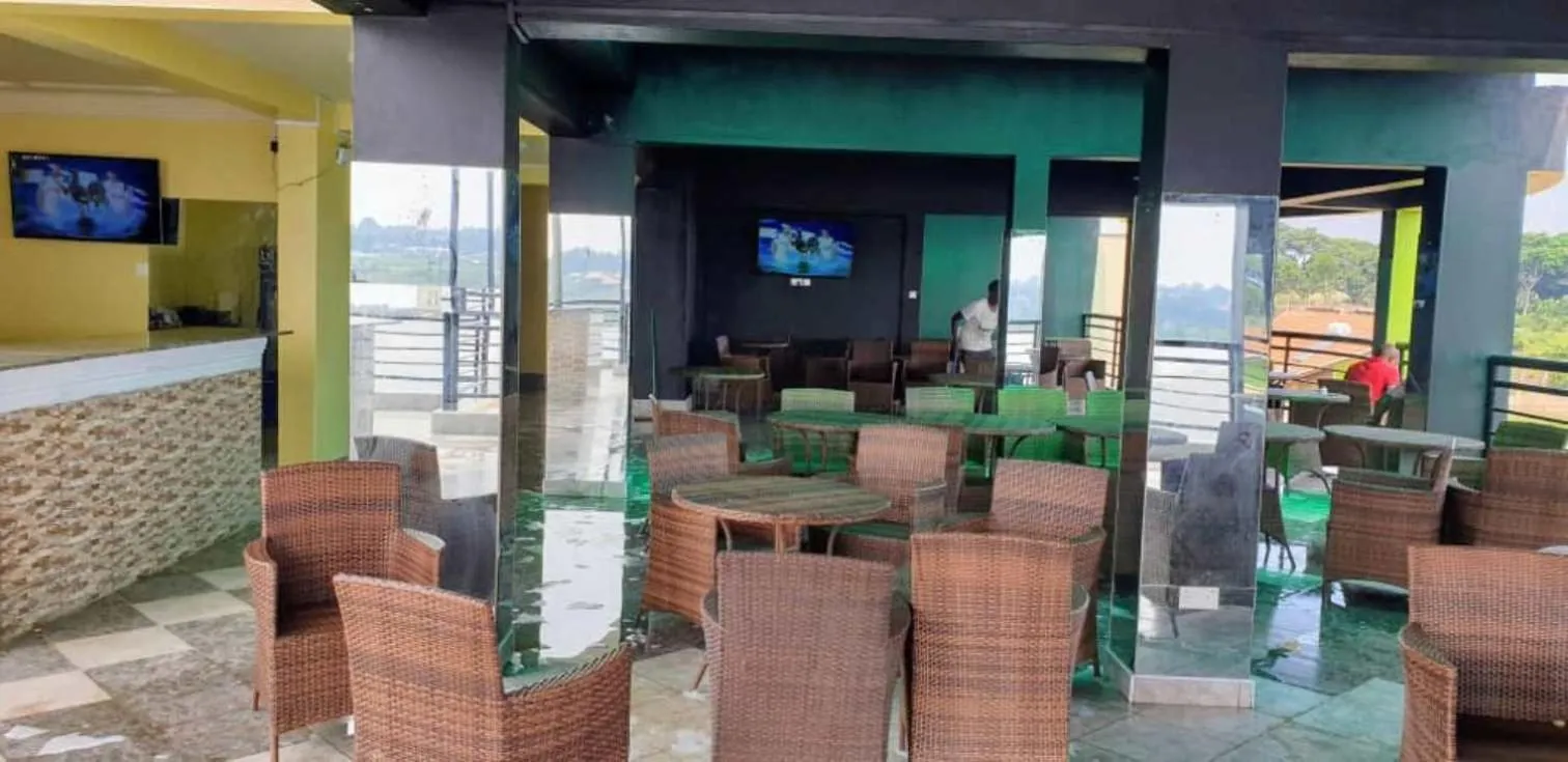 Restaurant/places to eat in Sky Beach Hotel