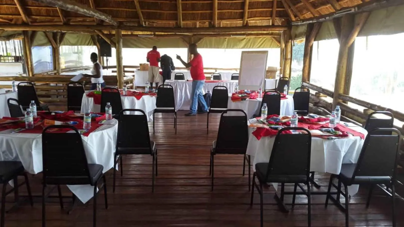 Restaurant/places to eat in Sky Beach Hotel