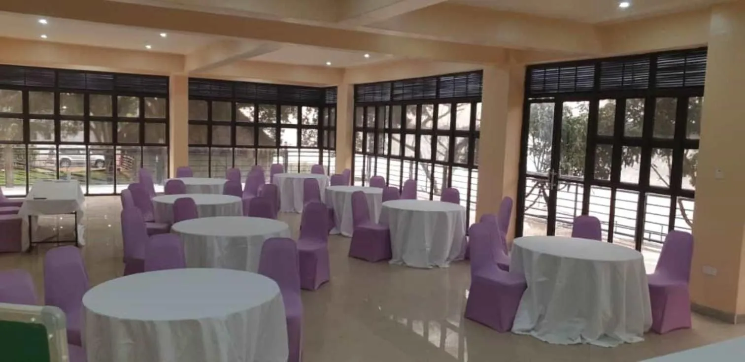 Restaurant/places to eat in Sky Beach Hotel