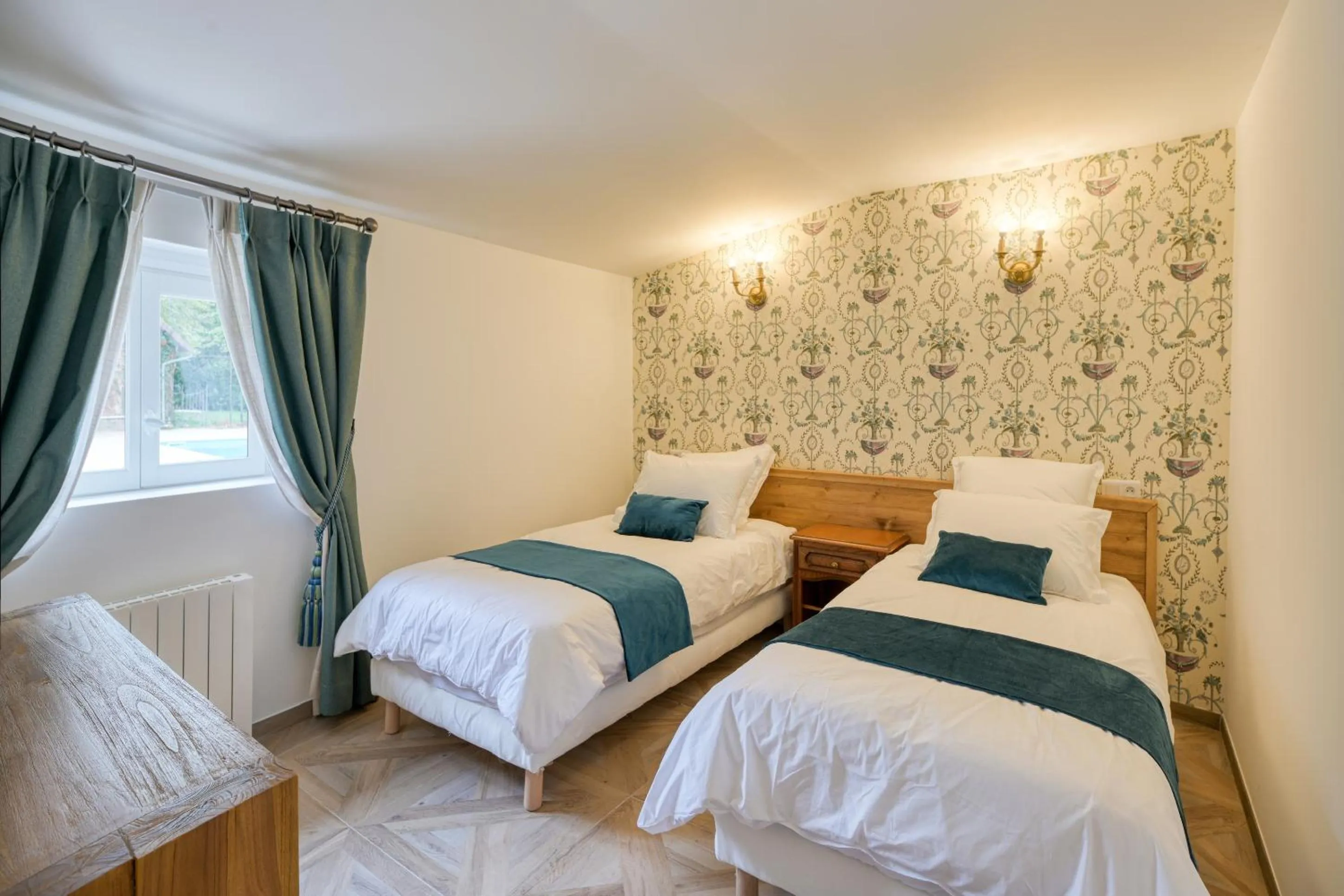 Bed in Le Petit Château de Barbizon au Bois du Mée