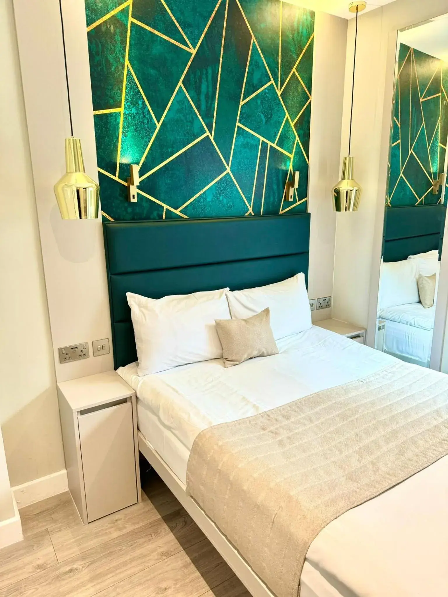 Small Double Room in NOX Richmond Small Double Room in NOX Richmond