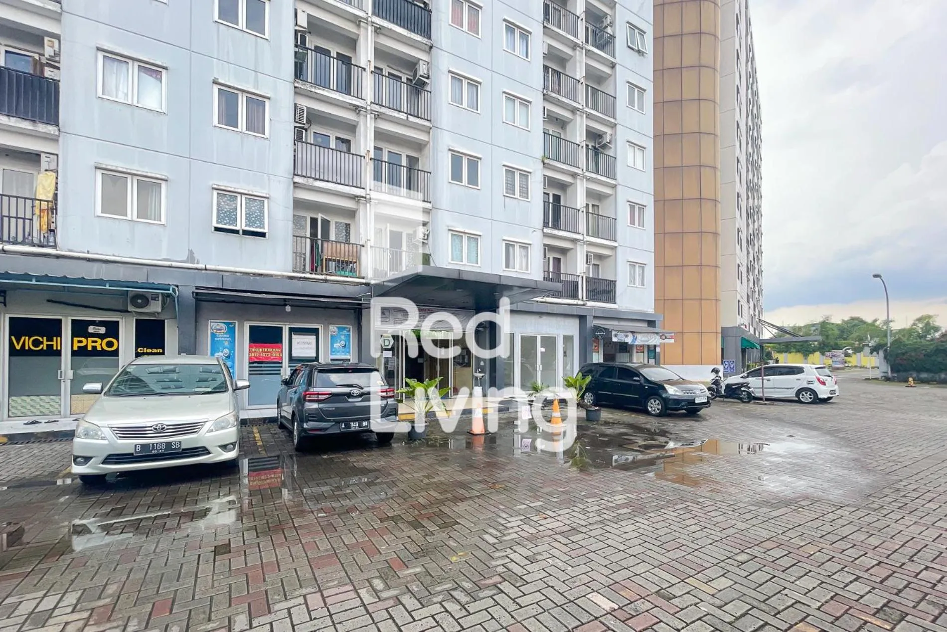 Property building in RedLiving Apartemen Paragon Village Karawaci - Ujang Rooms