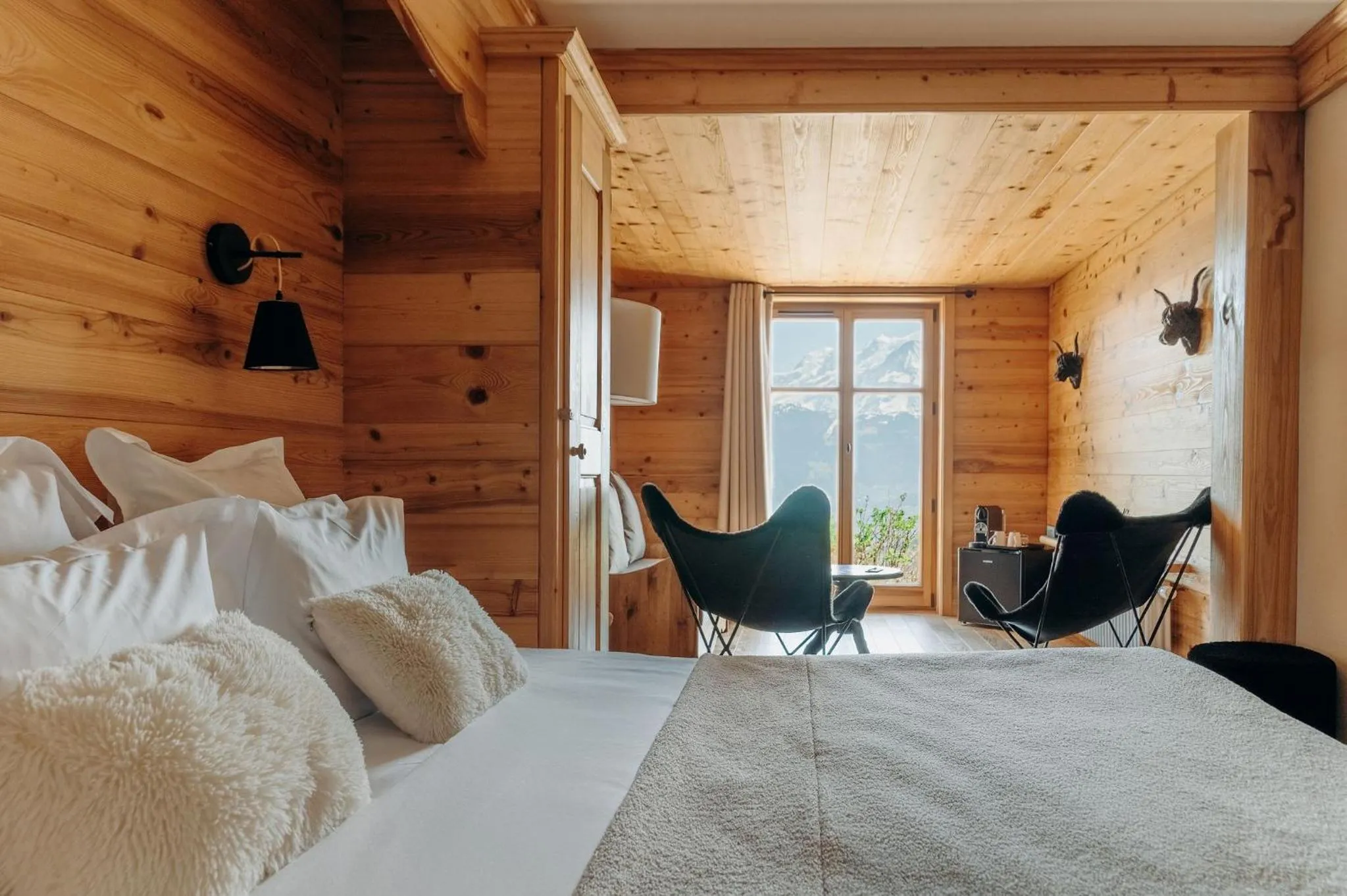 Photo of the whole room, Bed in Le Chalet Hôtel Cordon Adults Only